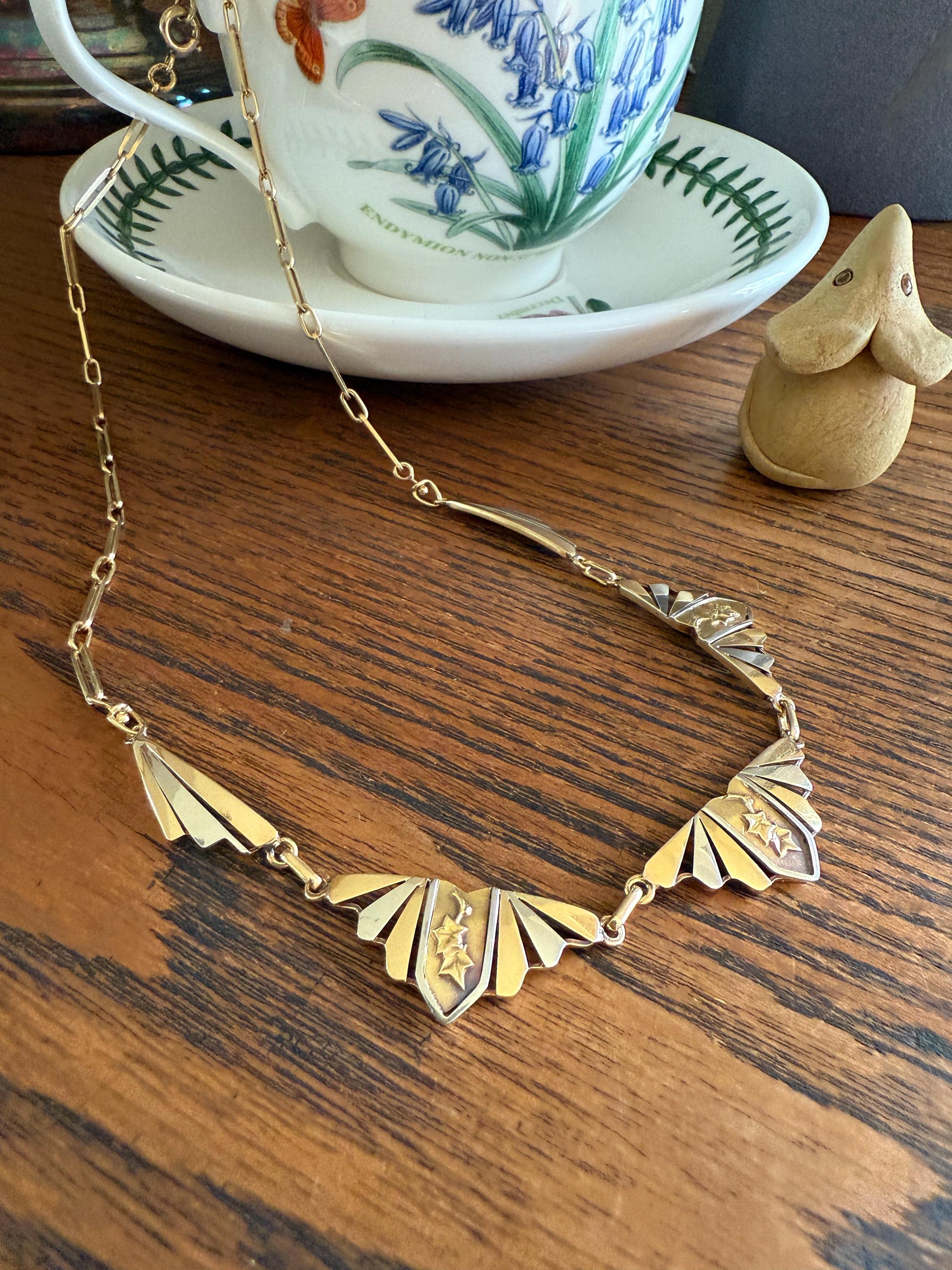 IVY French Art Deco Antique 12g 18k Gold Two Tone Necklace Drapery Paperclip Chain Collar Fan Pendant Figural Architectural Geometric Fanned