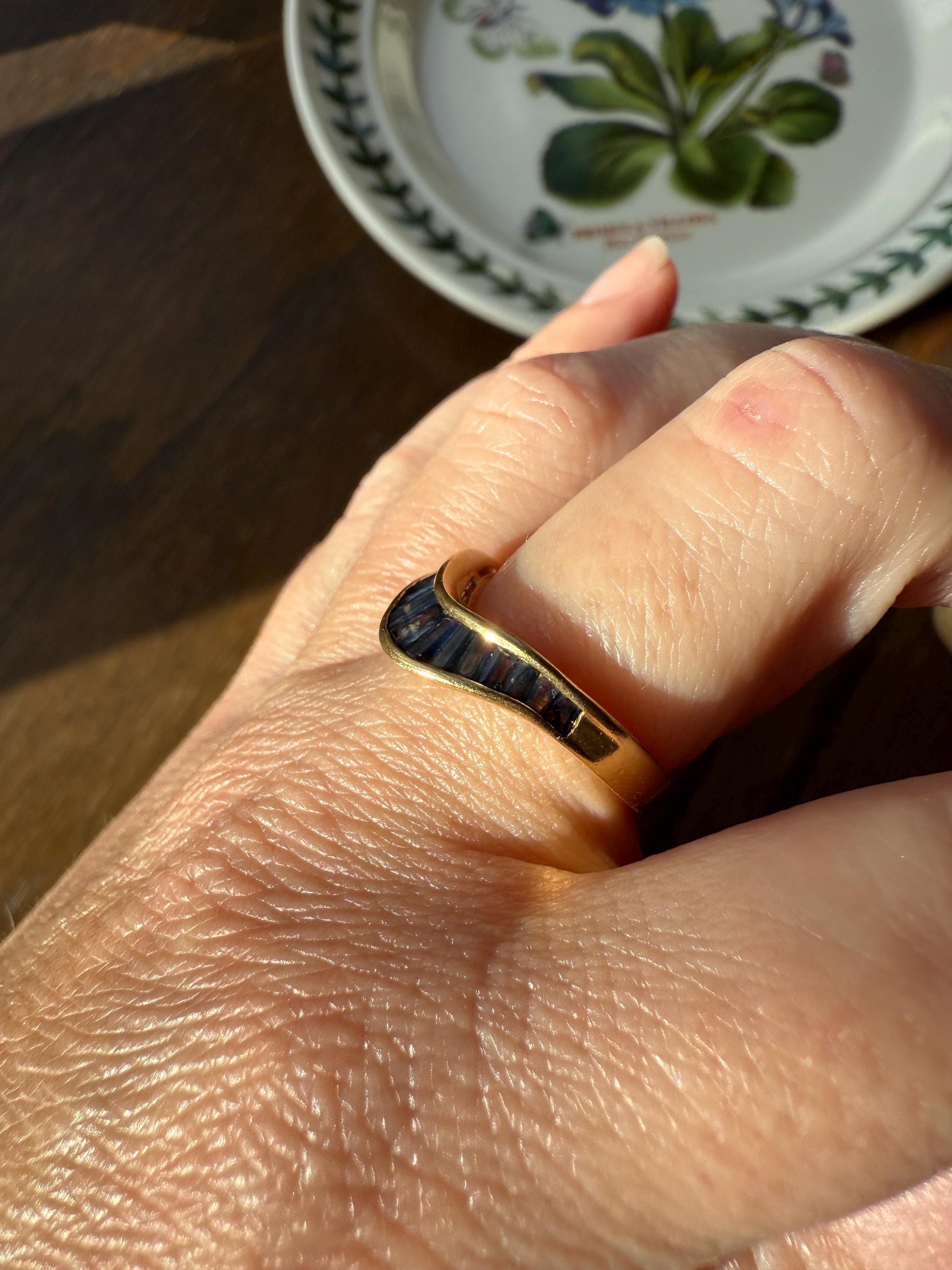 Chevron TIARA Tapered Baguette Trapezoid Cut Natural SAPPHIRES Blue Green Shimmer Vintage V Ring Stacker Wide Band Channel Set Chunky Gift