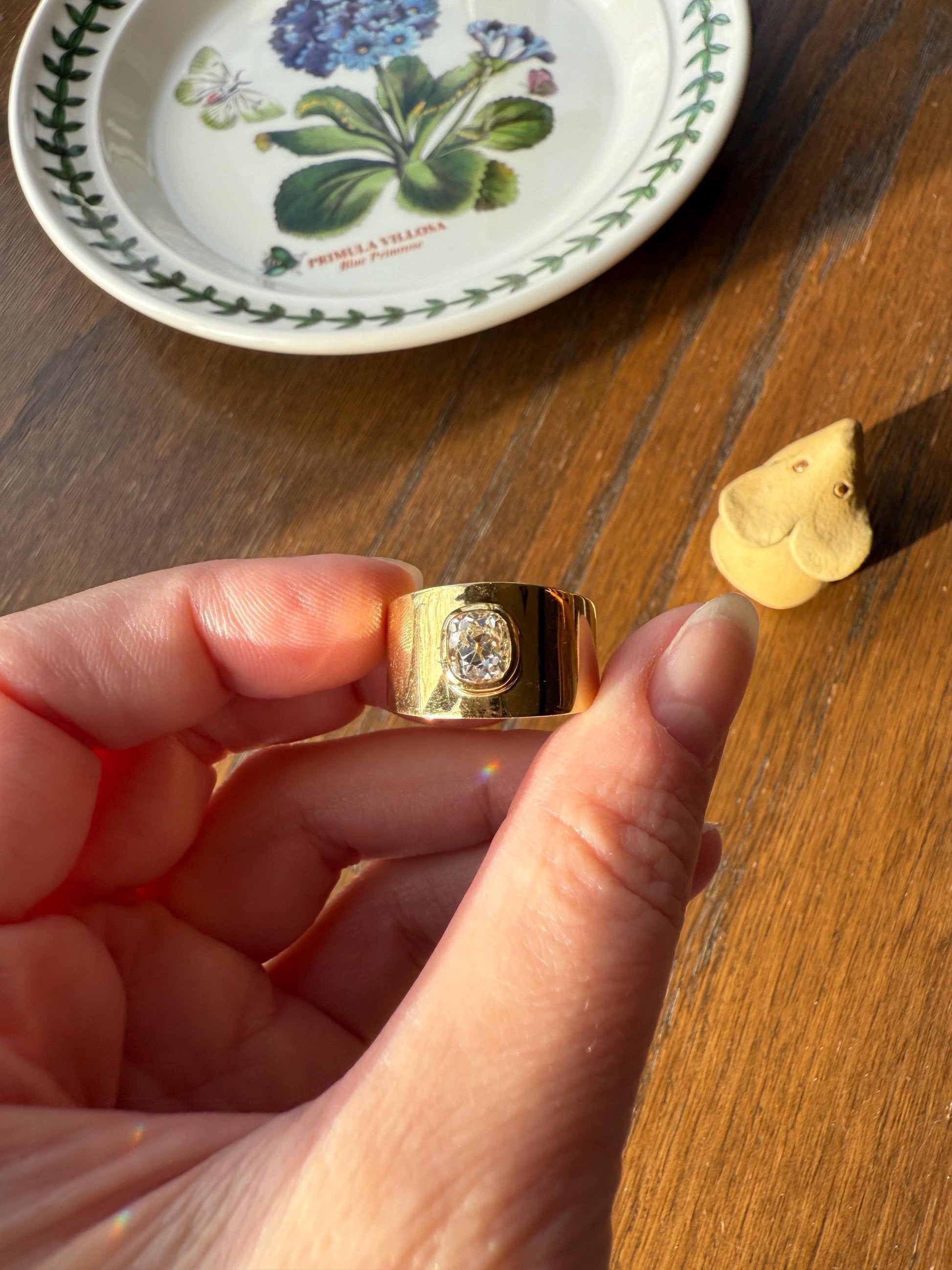 CHUNKY 1 Carat Old Mine Cut DIAMOND X Wide Cigar Band 8.5g 18k Gold Solid Ring Stacker Bezel Set Solitaire Sturdy Tapered Shimmer