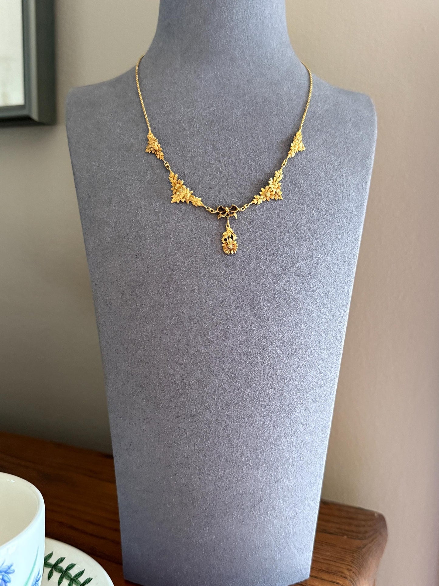 DAISY Garland Figural Chain French Art Nouveau Antique 8g 18k Gold Bow Necklace Drapery Collar Pendants Figural Floral Belle Epoque