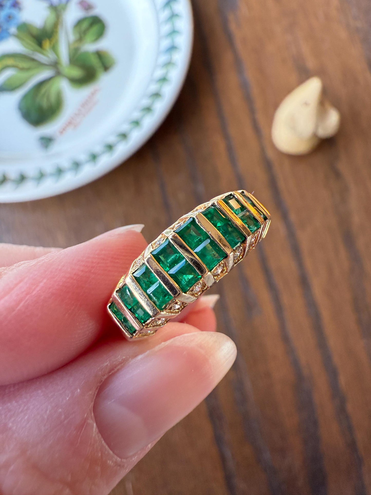 Vintage Square Cut Natural EMERALD Diamonds Edged BAND 14k Gold Solid Ring Retro Lined Stacker Crown Vibrant Green Sparkle