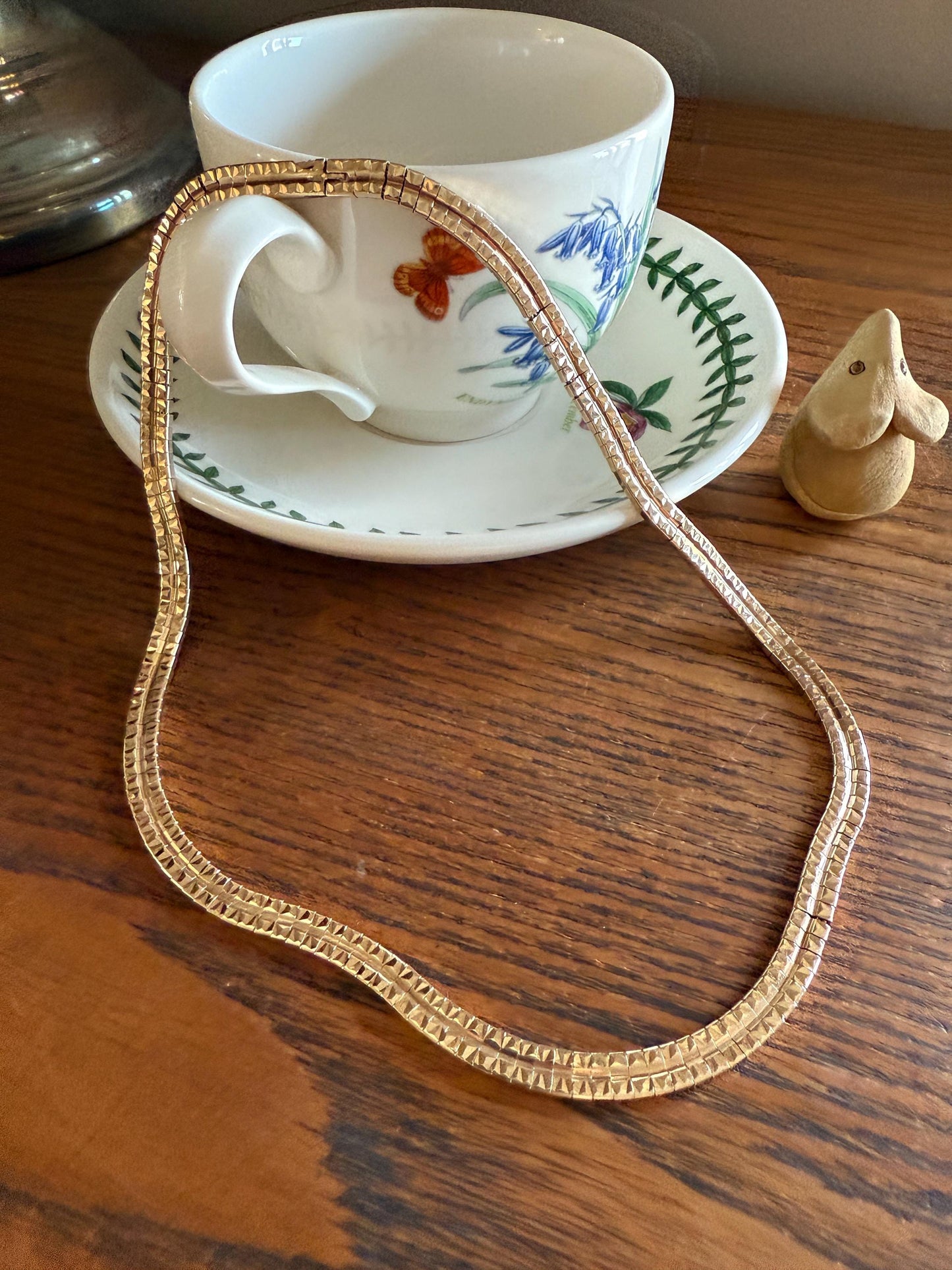 HEAVY Vintage c1963 Flat Omega CHAIN Necklace REVERSIBLE 33g 9k Gold Solid Shimmer Flat or Faceted Texture Glowing Linear Link Panels Retro