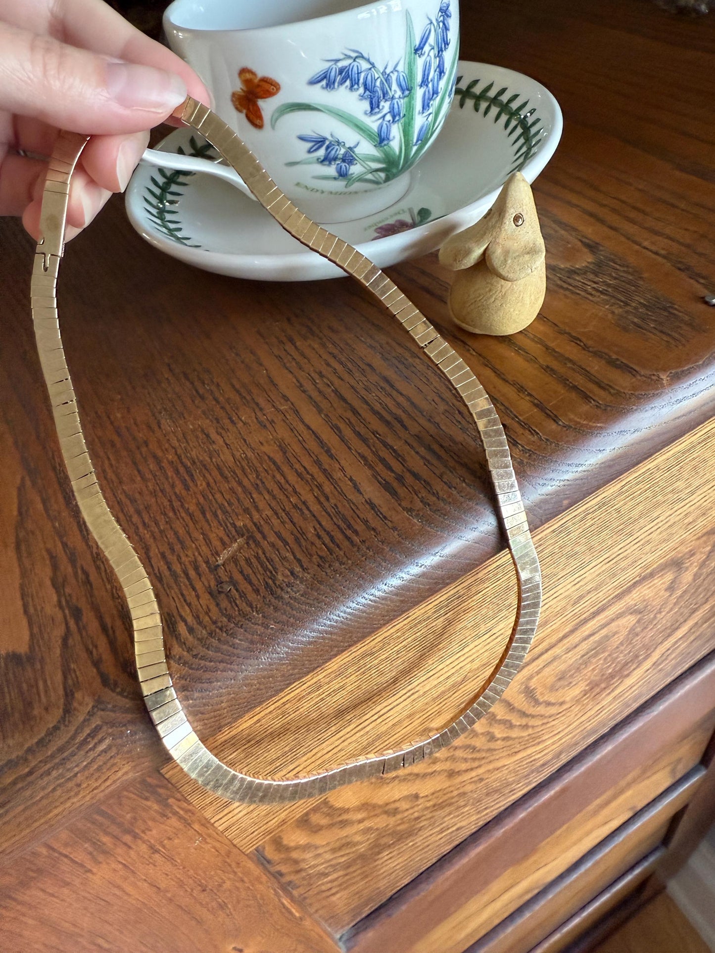 HEAVY Vintage c1963 Flat Omega CHAIN Necklace REVERSIBLE 33g 9k Gold Solid Shimmer Flat or Faceted Texture Glowing Linear Link Panels Retro