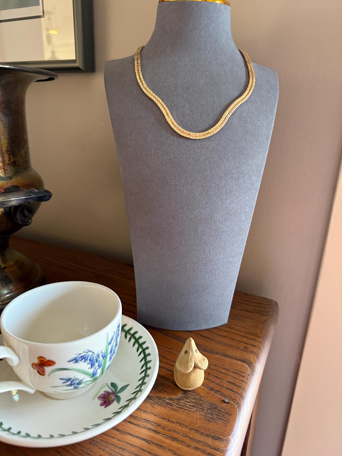 HEAVY Vintage c1963 Flat Omega CHAIN Necklace REVERSIBLE 33g 9k Gold Solid Shimmer Flat or Faceted Texture Glowing Linear Link Panels Retro