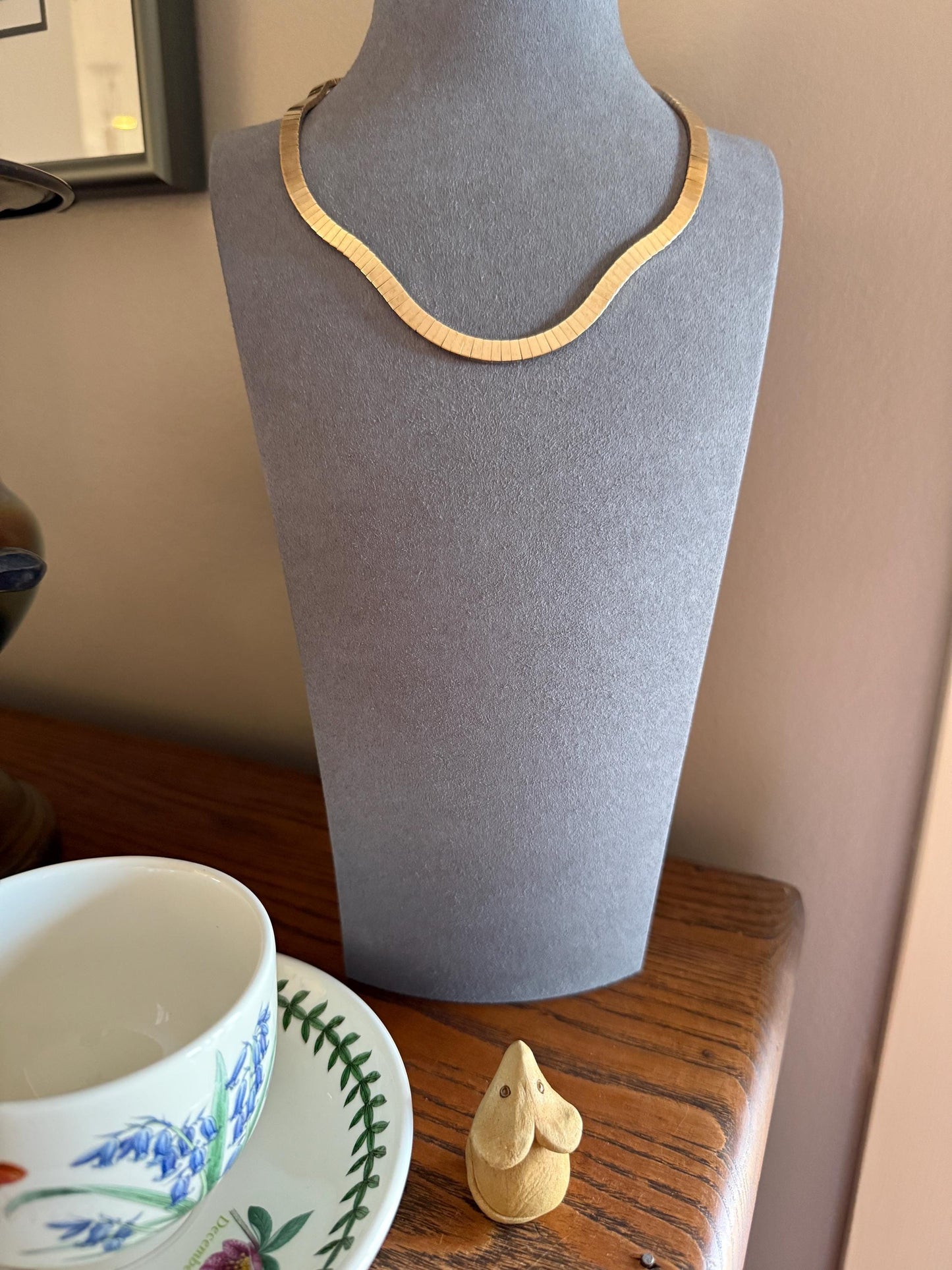 HEAVY Vintage c1963 Flat Omega CHAIN Necklace REVERSIBLE 33g 9k Gold Solid Shimmer Flat or Faceted Texture Glowing Linear Link Panels Retro