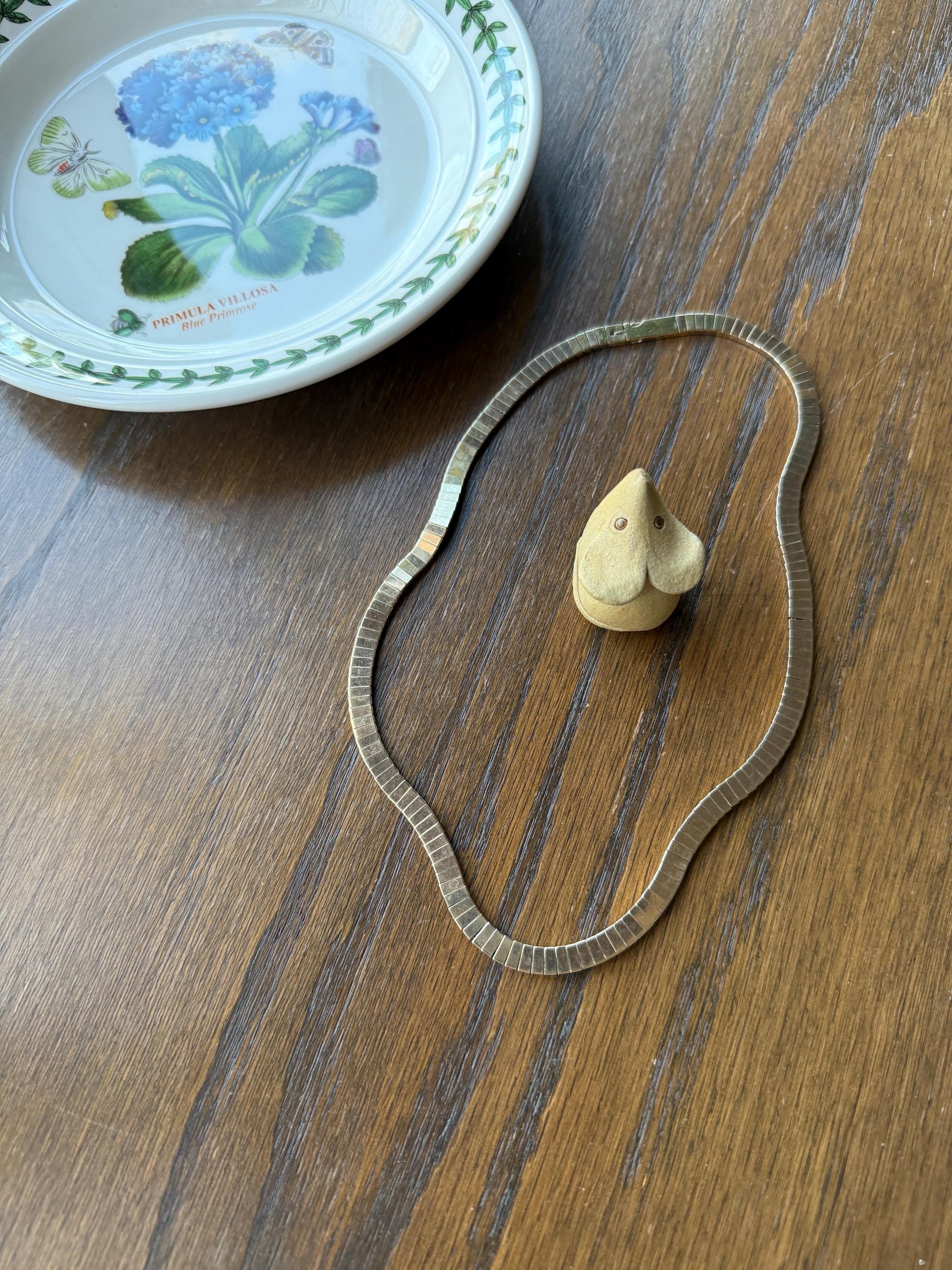 HEAVY Vintage c1963 Flat Omega CHAIN Necklace REVERSIBLE 33g 9k Gold Solid Shimmer Flat or Faceted Texture Glowing Linear Link Panels Retro