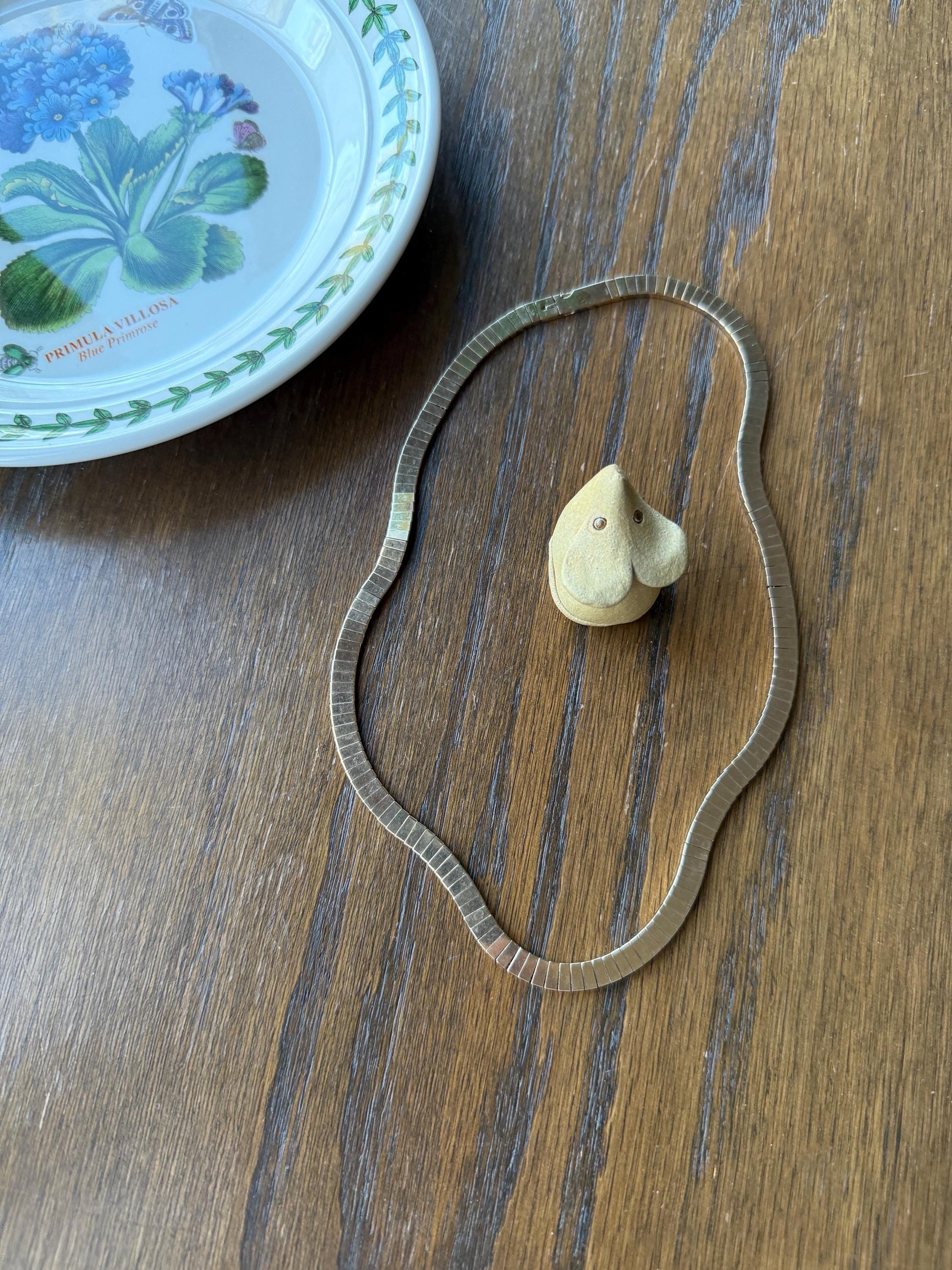 HEAVY Vintage c1963 Flat Omega CHAIN Necklace REVERSIBLE 33g 9k Gold Solid Shimmer Flat or Faceted Texture Glowing Linear Link Panels Retro