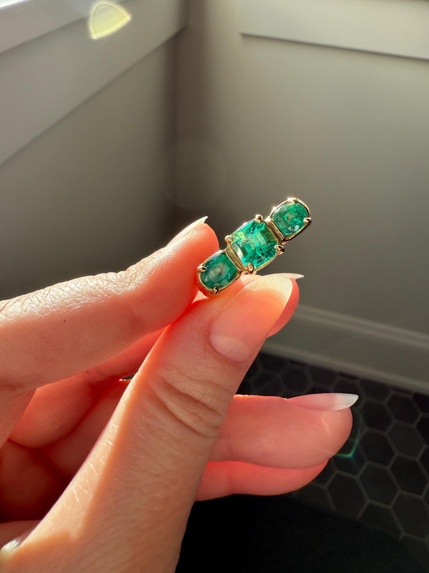 HEAVY Green EMERALD Chunky Vintage Three Stone Ring French 12g 18k Gold Wide Band Natural Oval & Emerald Cut Geometric Unique Retro