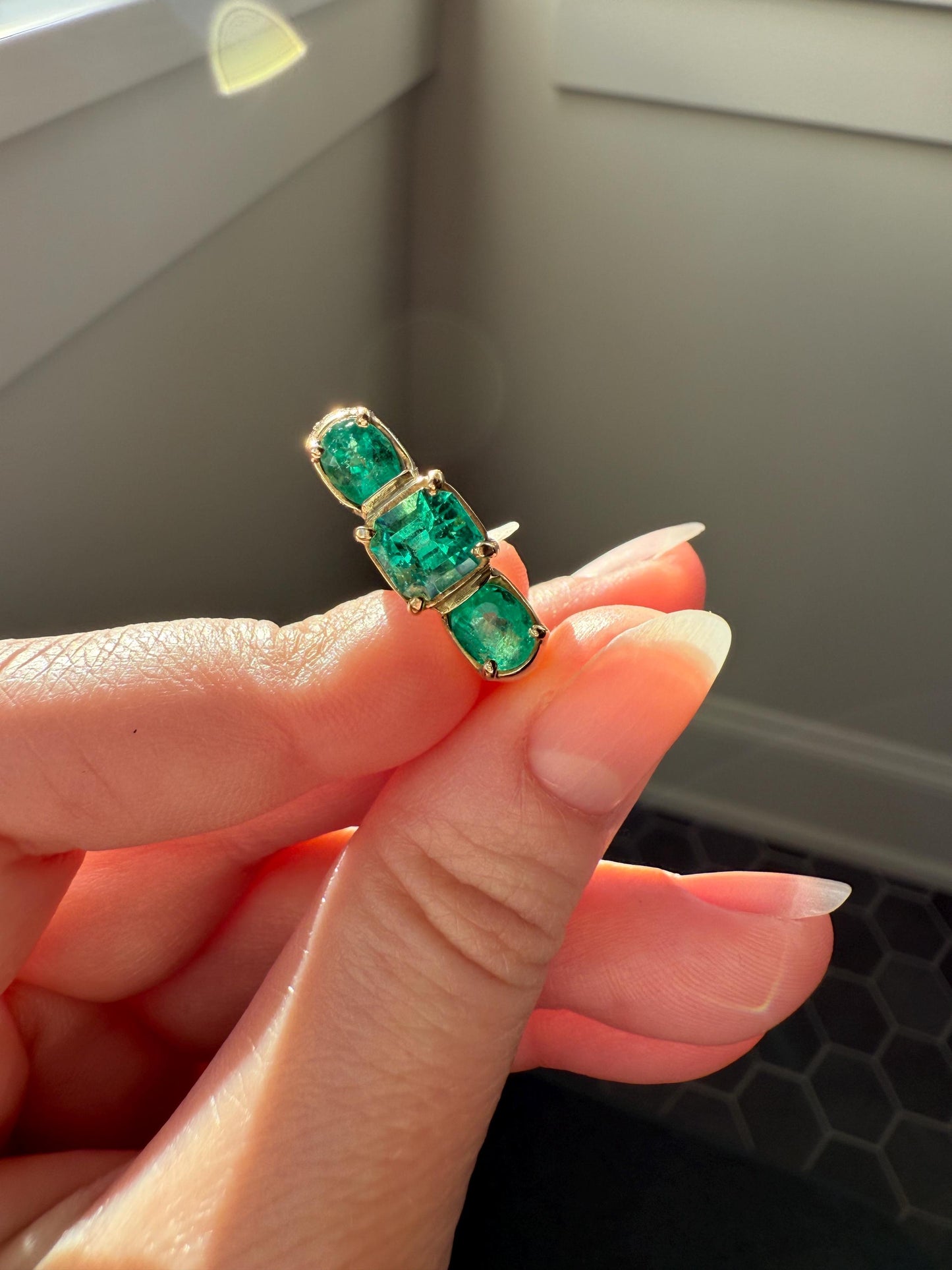 HEAVY Green EMERALD Chunky Vintage Three Stone Ring French 12g 18k Gold Wide Band Natural Oval & Emerald Cut Geometric Unique Retro