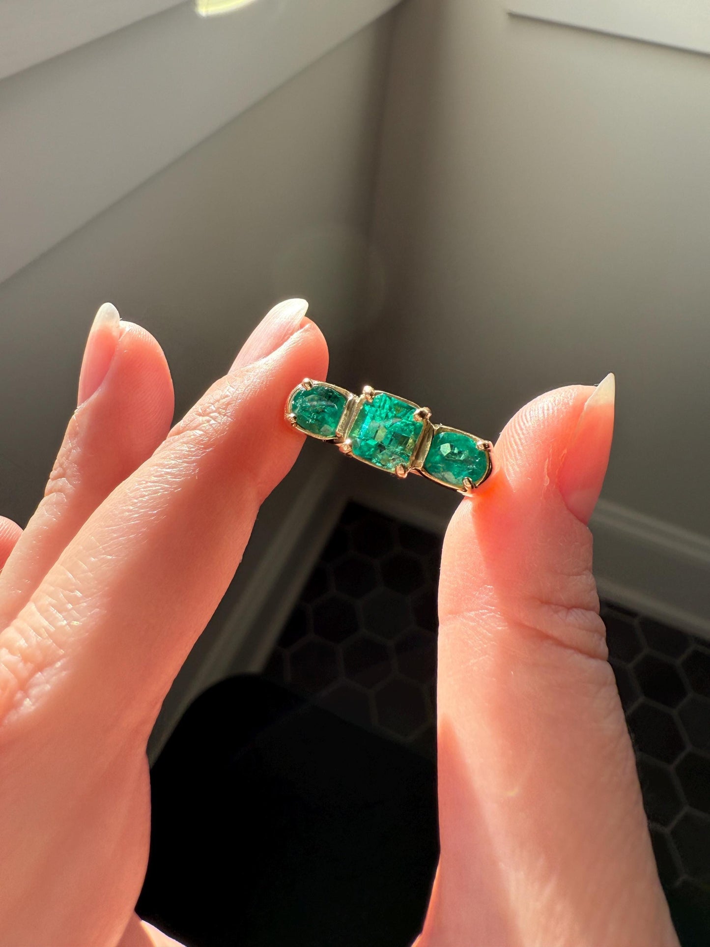 HEAVY Green EMERALD Chunky Vintage Three Stone Ring French 12g 18k Gold Wide Band Natural Oval & Emerald Cut Geometric Unique Retro