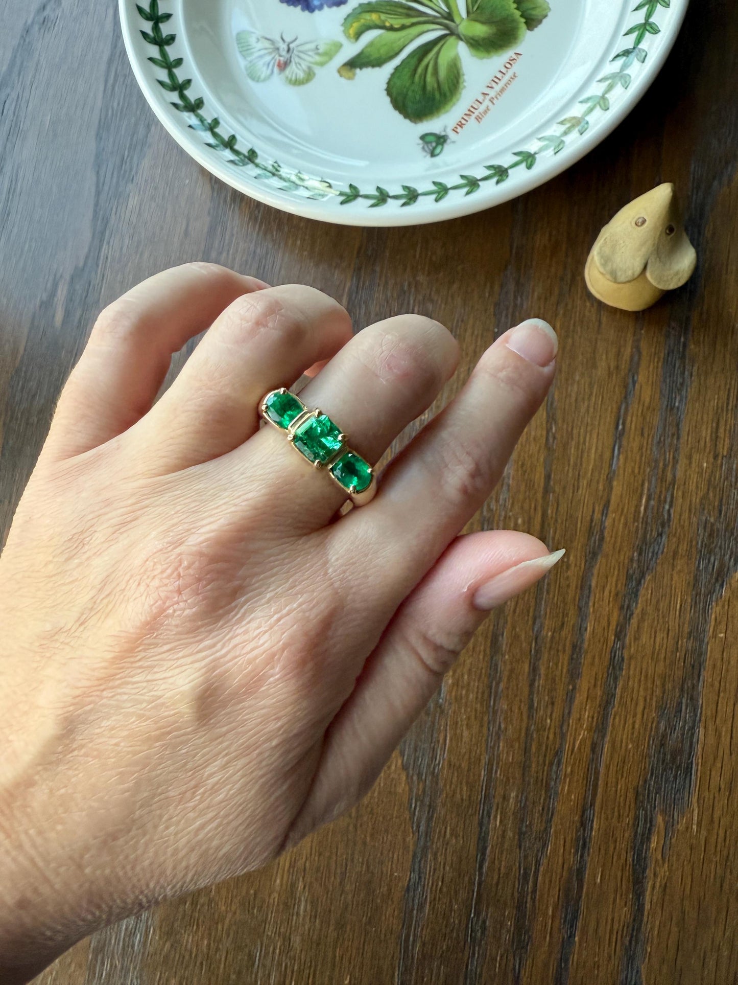 HEAVY Green EMERALD Chunky Vintage Three Stone Ring French 12g 18k Gold Wide Band Natural Oval & Emerald Cut Geometric Unique Retro