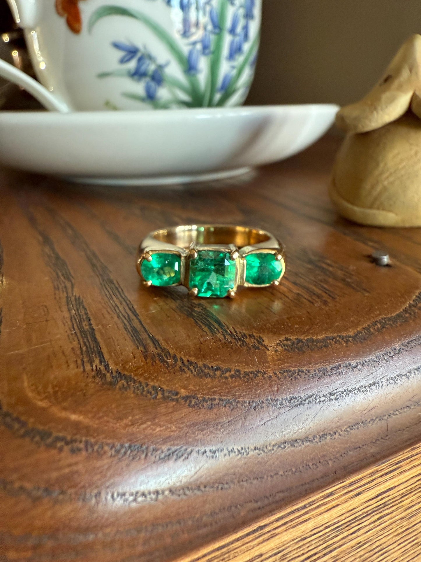 HEAVY Green EMERALD Chunky Vintage Three Stone Ring French 12g 18k Gold Wide Band Natural Oval & Emerald Cut Geometric Unique Retro