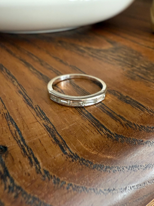 Vintage 18k White Gold Solid Eye Clean East West Five Stone Baguette Diamond Ring Skinny Stacker Band