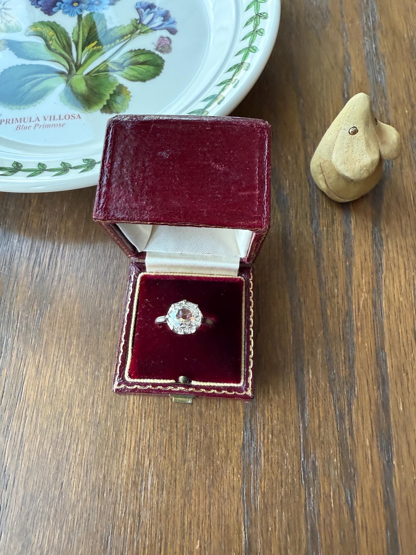 Antique 1.75 Carat Old Mine Cut DIAMOND East West OVAL Solitaire French Engagement Ring 18k White Gold Rainbow Stacker Love Gift Spready OMC