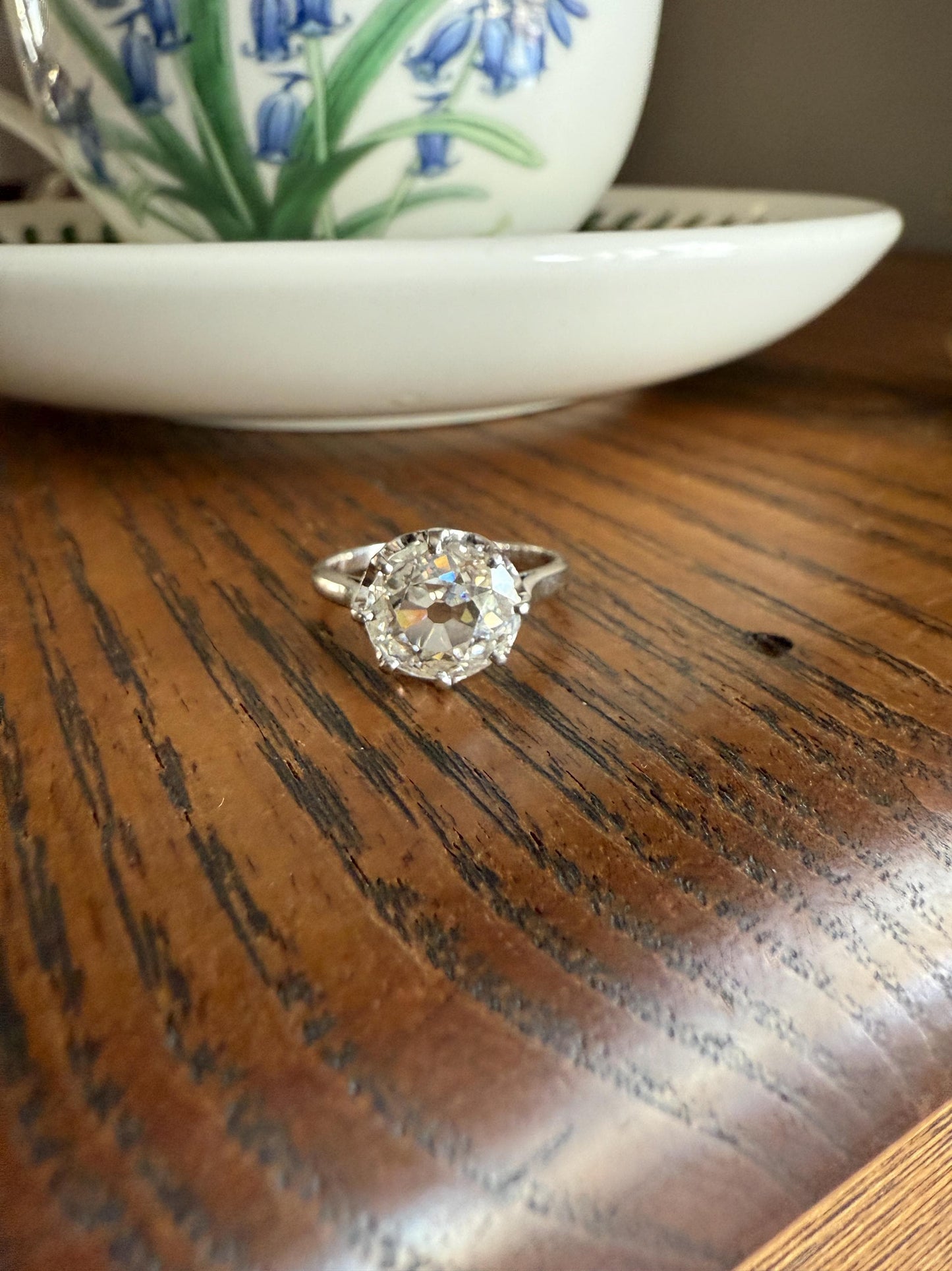 Antique 1.75 Carat Old Mine Cut DIAMOND East West OVAL Solitaire French Engagement Ring 18k White Gold Rainbow Stacker Love Gift Spready OMC