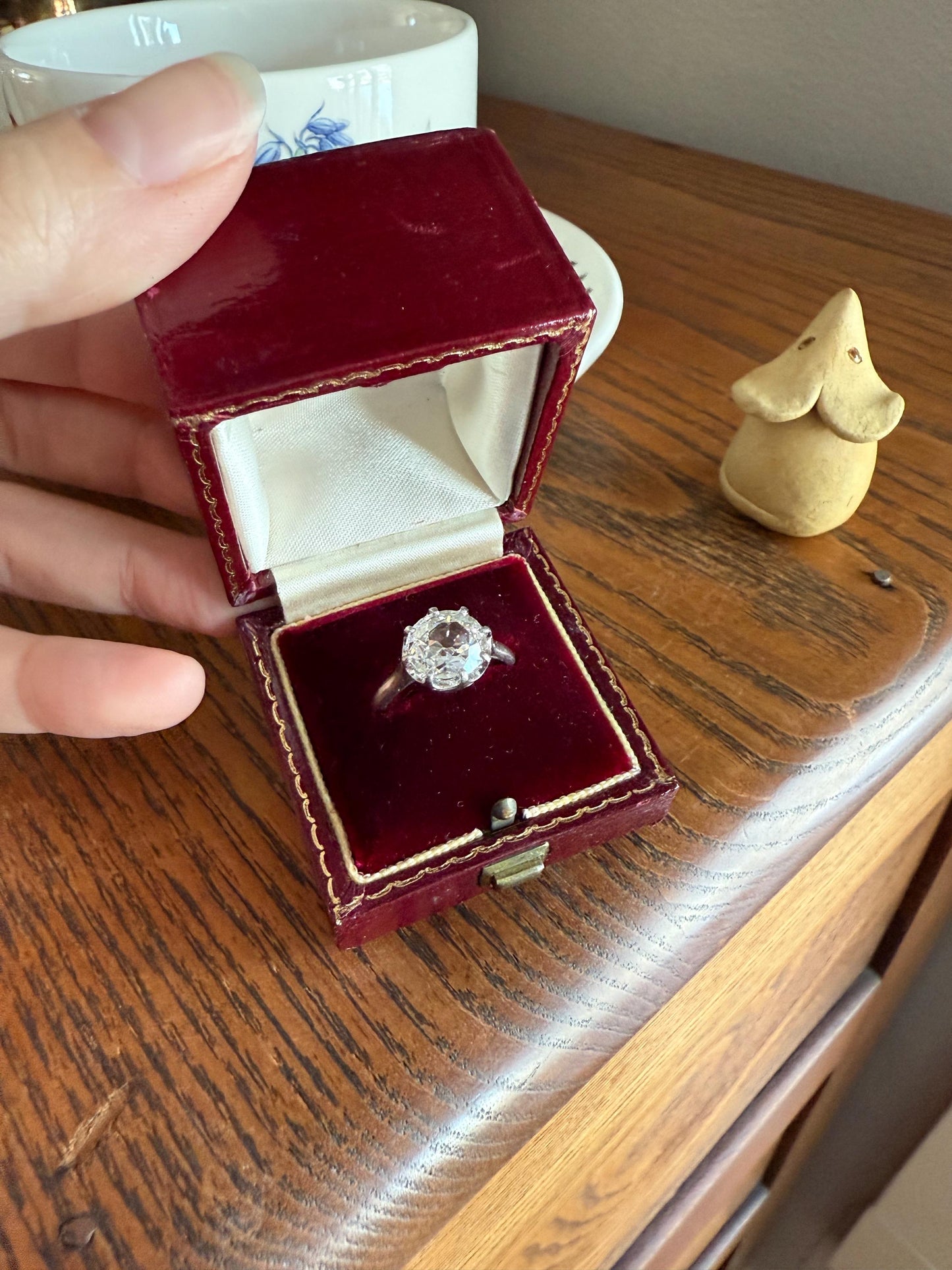 Antique 1.75 Carat Old Mine Cut DIAMOND East West OVAL Solitaire French Engagement Ring 18k White Gold Rainbow Stacker Love Gift Spready OMC