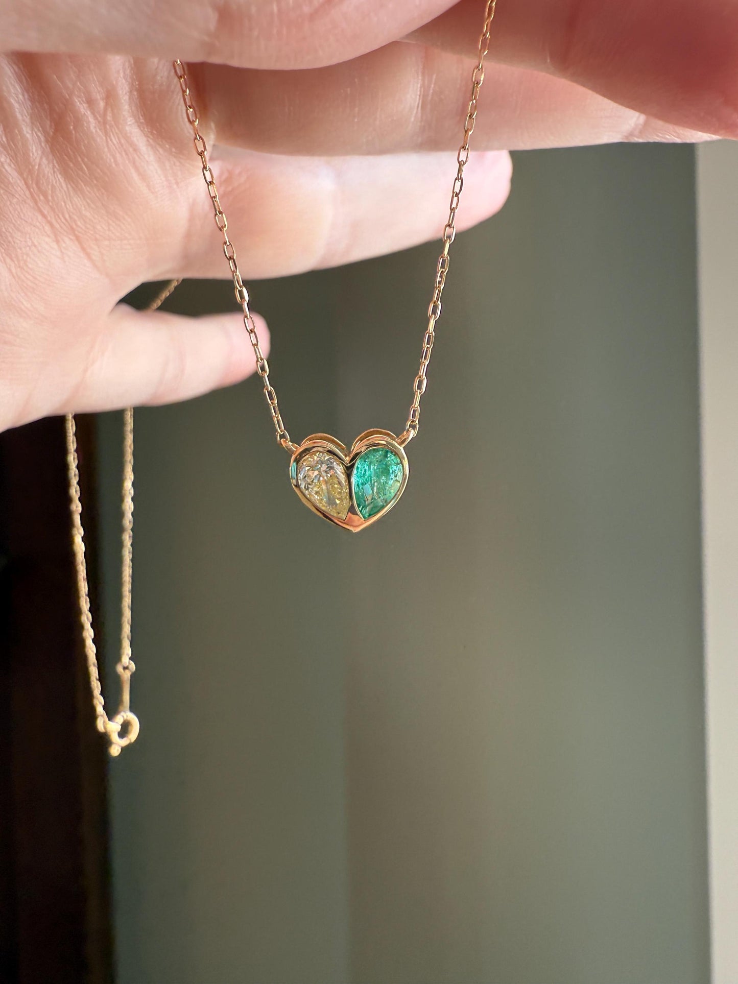 Vintage 18k Gold Fancy Light Yellow PEAR Diamond Natural EMERALD Heart Pendant Toi et Moi Necklace Green Figural Sparkle Fixed Chain