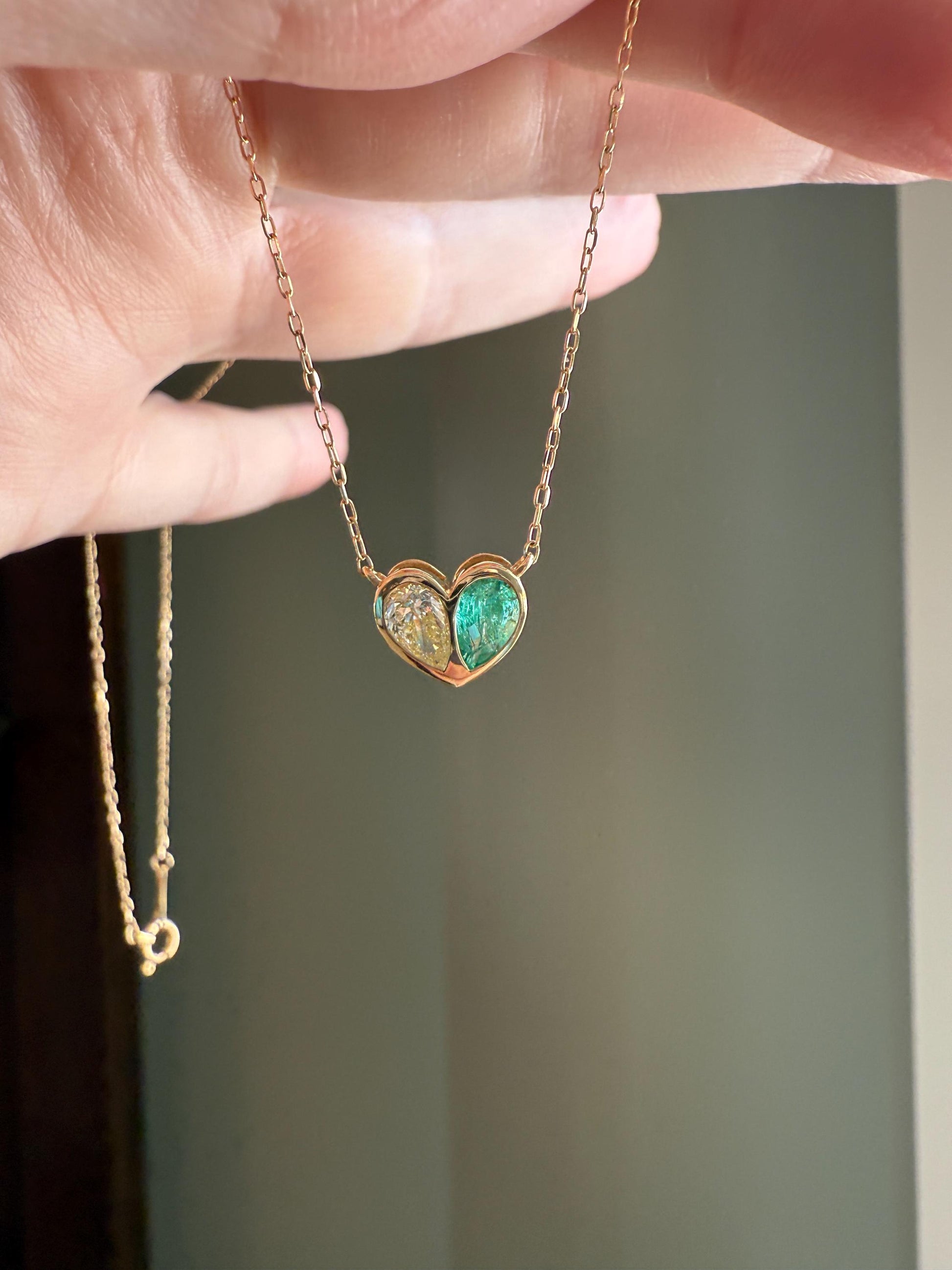 Vintage 18k Gold Fancy Light Yellow PEAR Diamond Natural EMERALD Heart Pendant Toi et Moi Necklace Green Figural Sparkle Fixed Chain