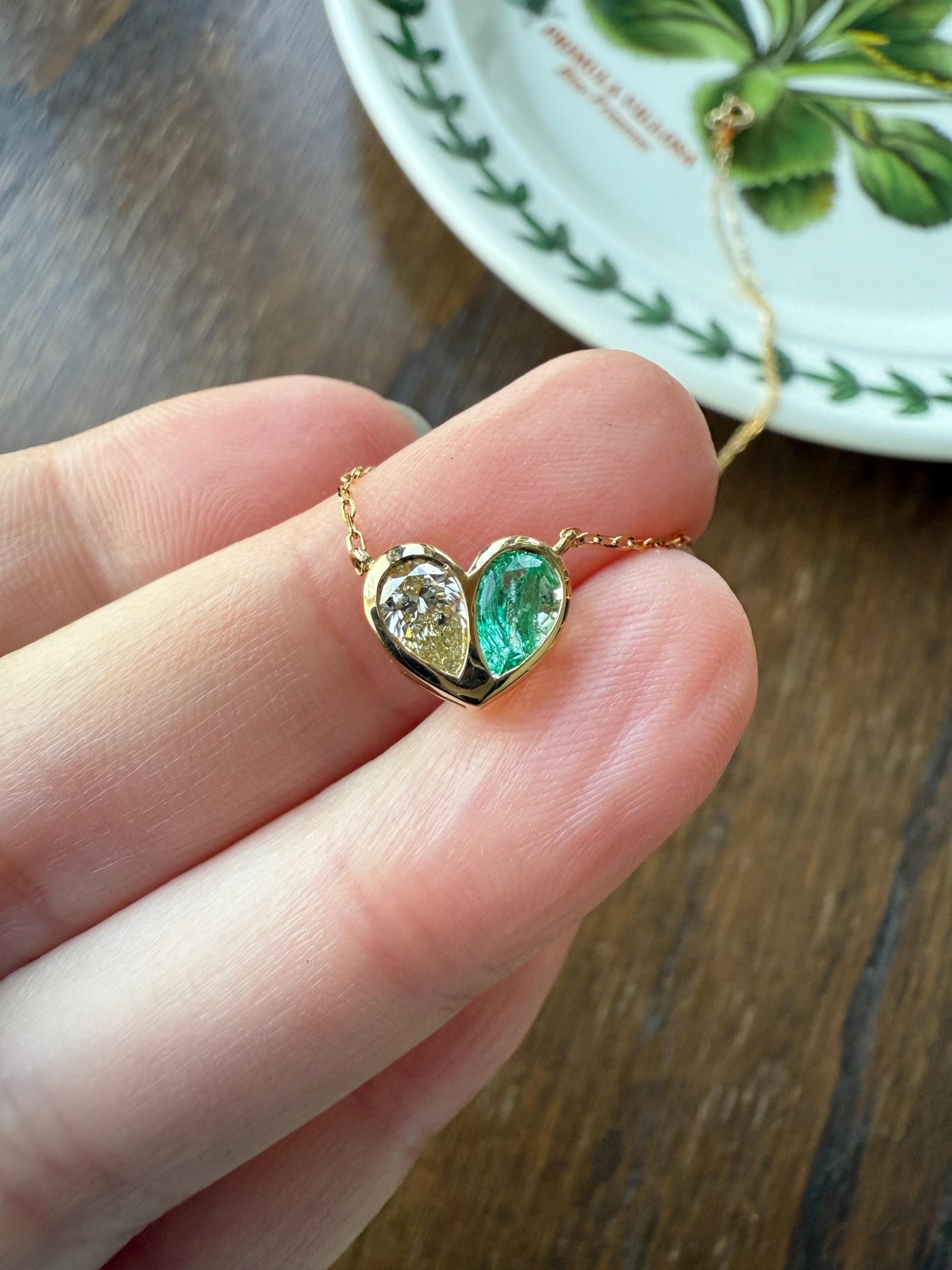 Vintage 18k Gold Fancy Light Yellow PEAR Diamond Natural EMERALD Heart Pendant Toi et Moi Necklace Green Figural Sparkle Fixed Chain