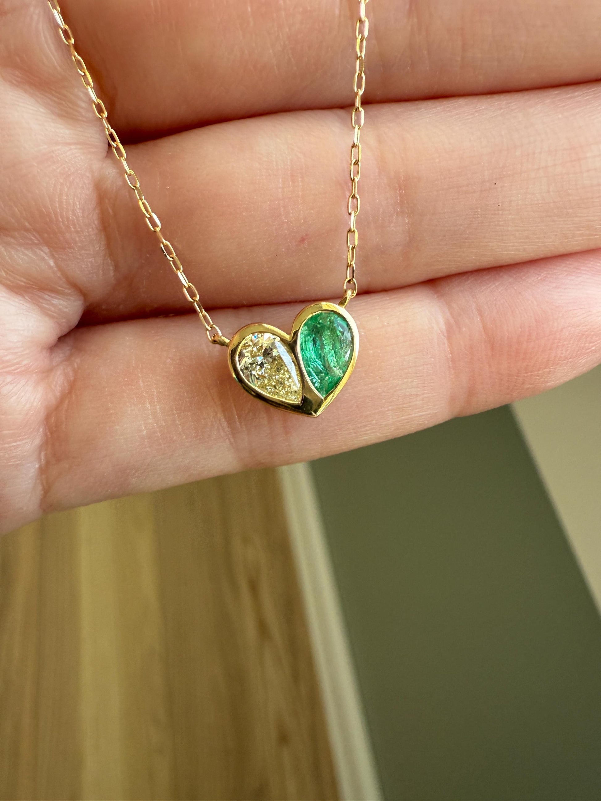 Vintage 18k Gold Fancy Light Yellow PEAR Diamond Natural EMERALD Heart Pendant Toi et Moi Necklace Green Figural Sparkle Fixed Chain