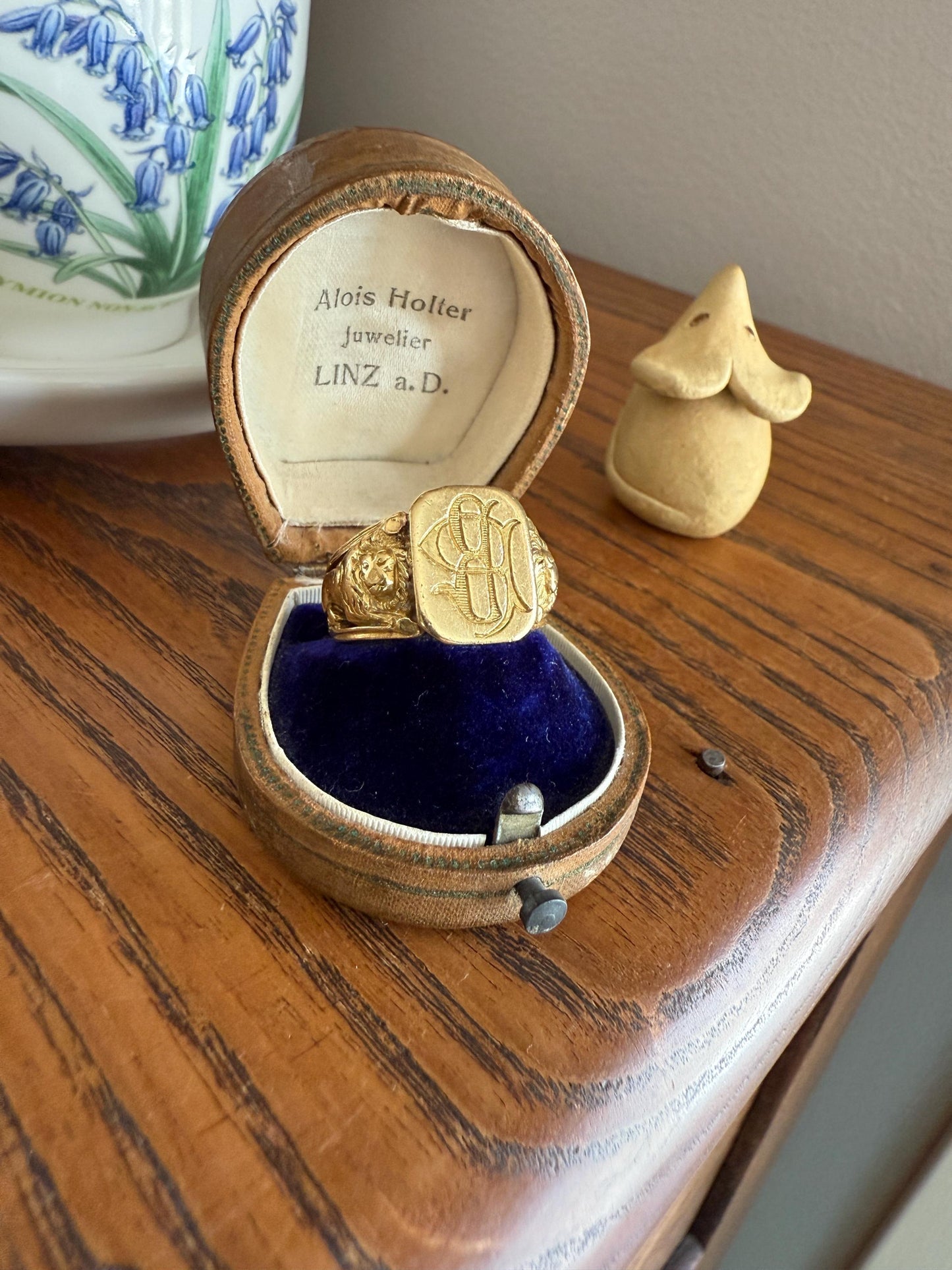 HEAVY Antique LION Chunky SIGNET 15.2g 18k Gold Solid Ring French Figural Animal Head Initial Wax Seal Pb Bp Intaglio Sturdy Band Unisex Man