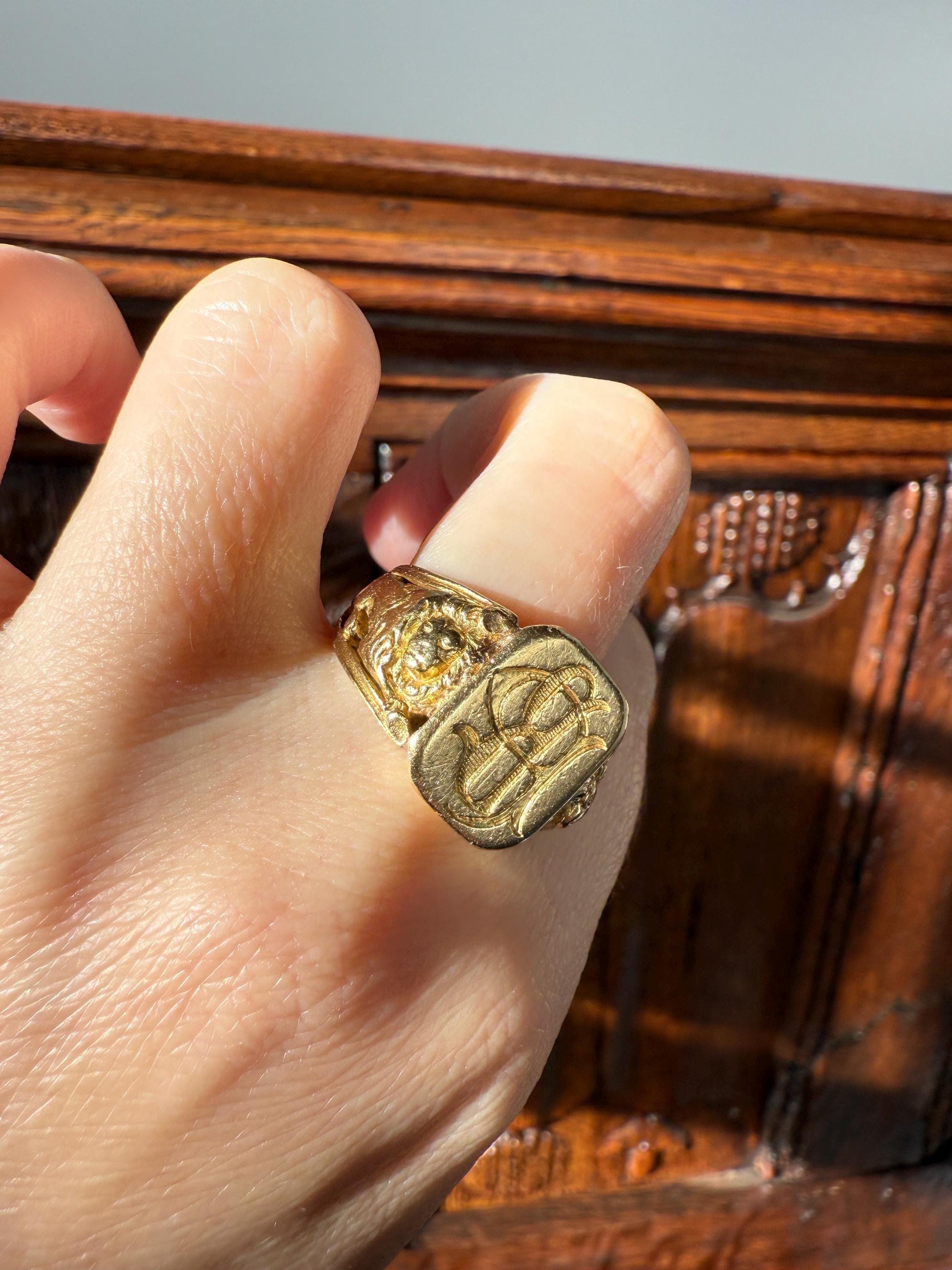 HEAVY Antique LION Chunky SIGNET 15.2g 18k Gold Solid Ring French Figural Animal Head Initial Wax Seal Pb Bp Intaglio Sturdy Band Unisex Man