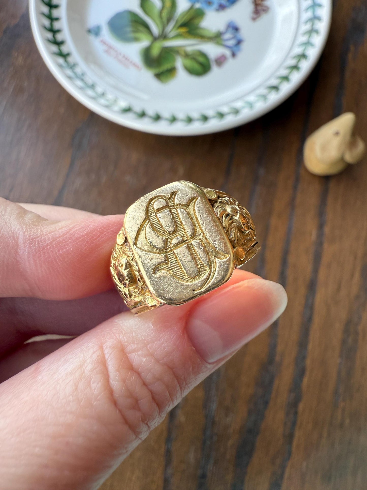 HEAVY Antique LION Chunky SIGNET 15.2g 18k Gold Solid Ring French Figural Animal Head Initial Wax Seal Pb Bp Intaglio Sturdy Band Unisex Man