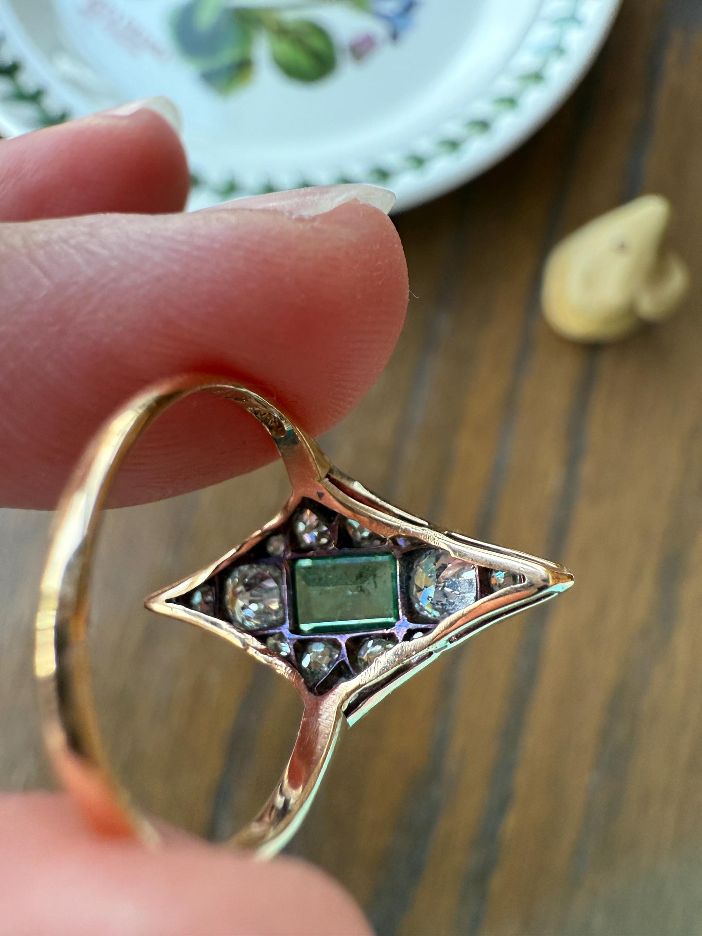 Dramatic Kite Shaped Panel Ring Green Natural Emerald 1 Carat Mixed Old Cut Diamonds Mine Rose Cluster 18k Gold & Platinum c1922 Art Deco