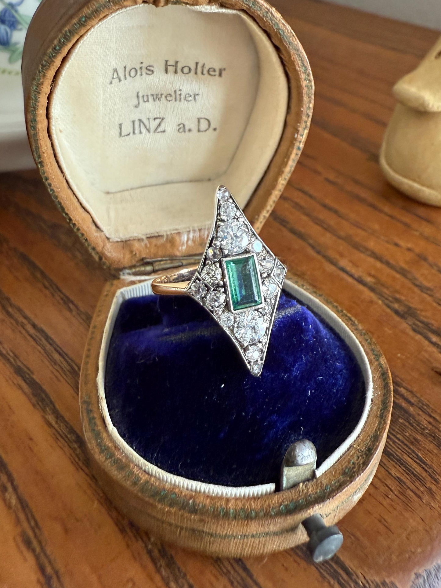Dramatic Kite Shaped Panel Ring Green Natural Emerald 1 Carat Mixed Old Cut Diamonds Mine Rose Cluster 18k Gold & Platinum c1922 Art Deco