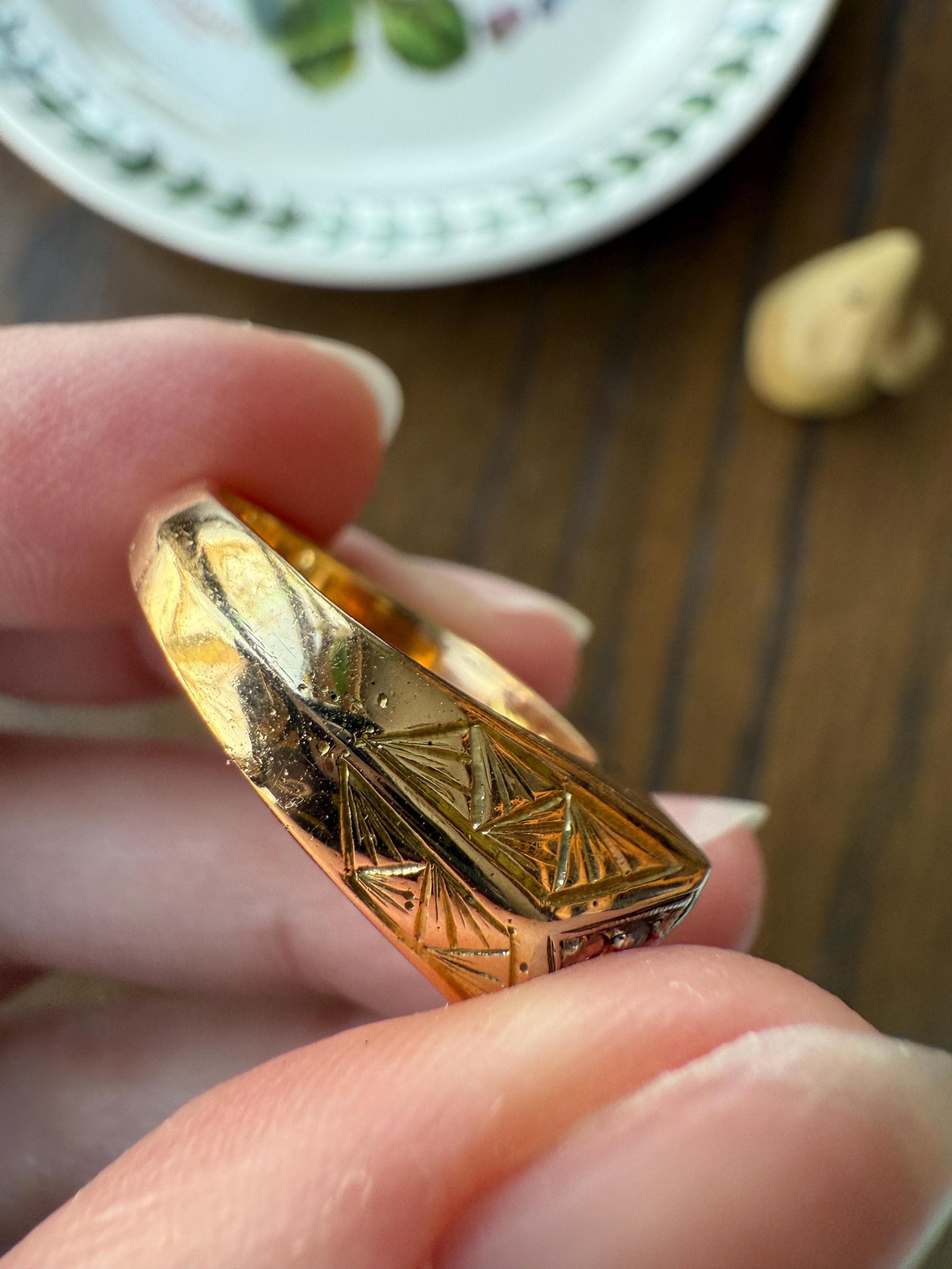 HEAVY French Antique 2 CARATS Old Mine Cut DIAMOND Chunky Tank Ring 14.6g 18k Gold Engraved Flared Geometric Rectangular Art Deco Omc