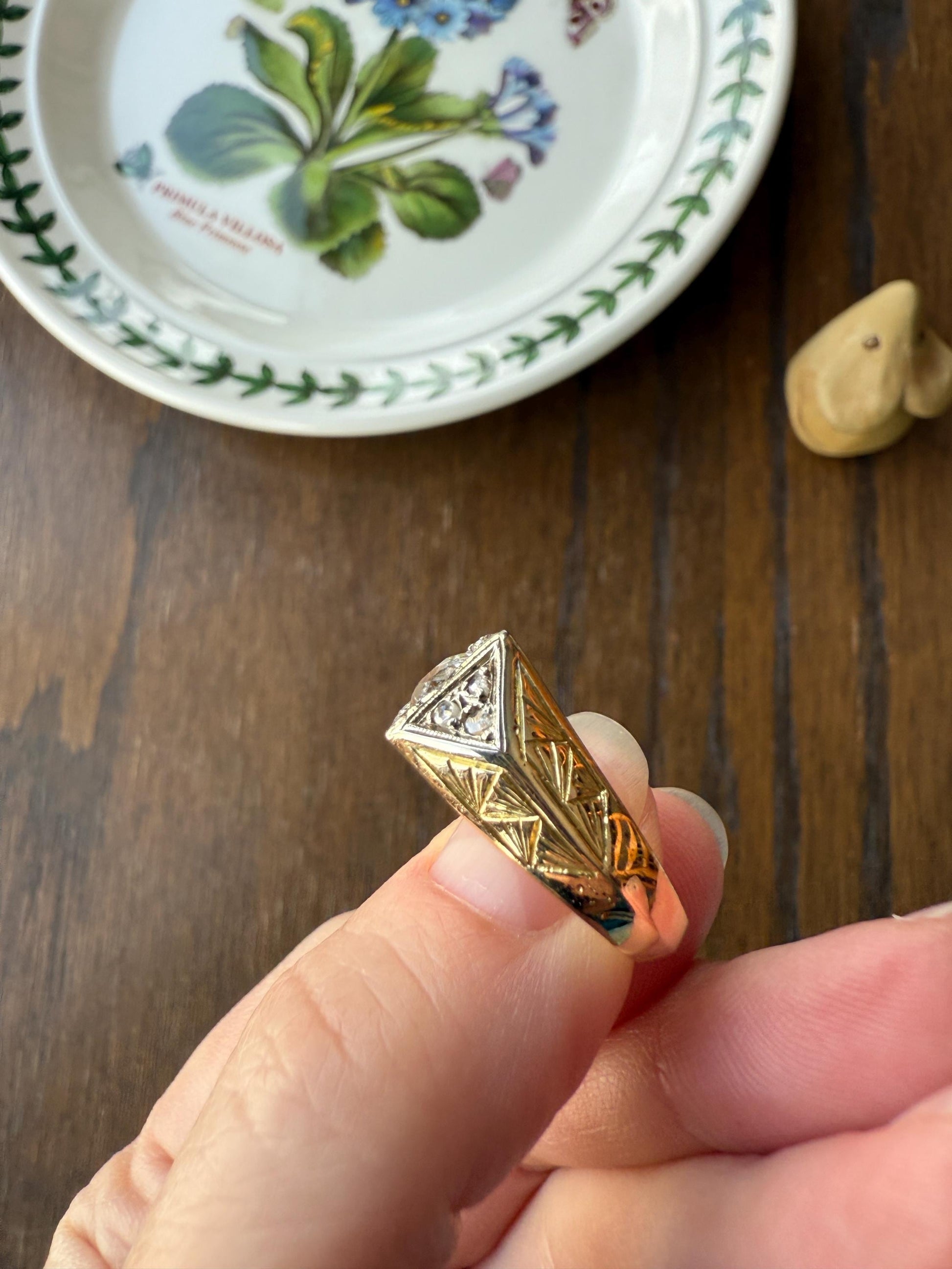 HEAVY French Antique 2 CARATS Old Mine Cut DIAMOND Chunky Tank Ring 14.6g 18k Gold Engraved Flared Geometric Rectangular Art Deco Omc