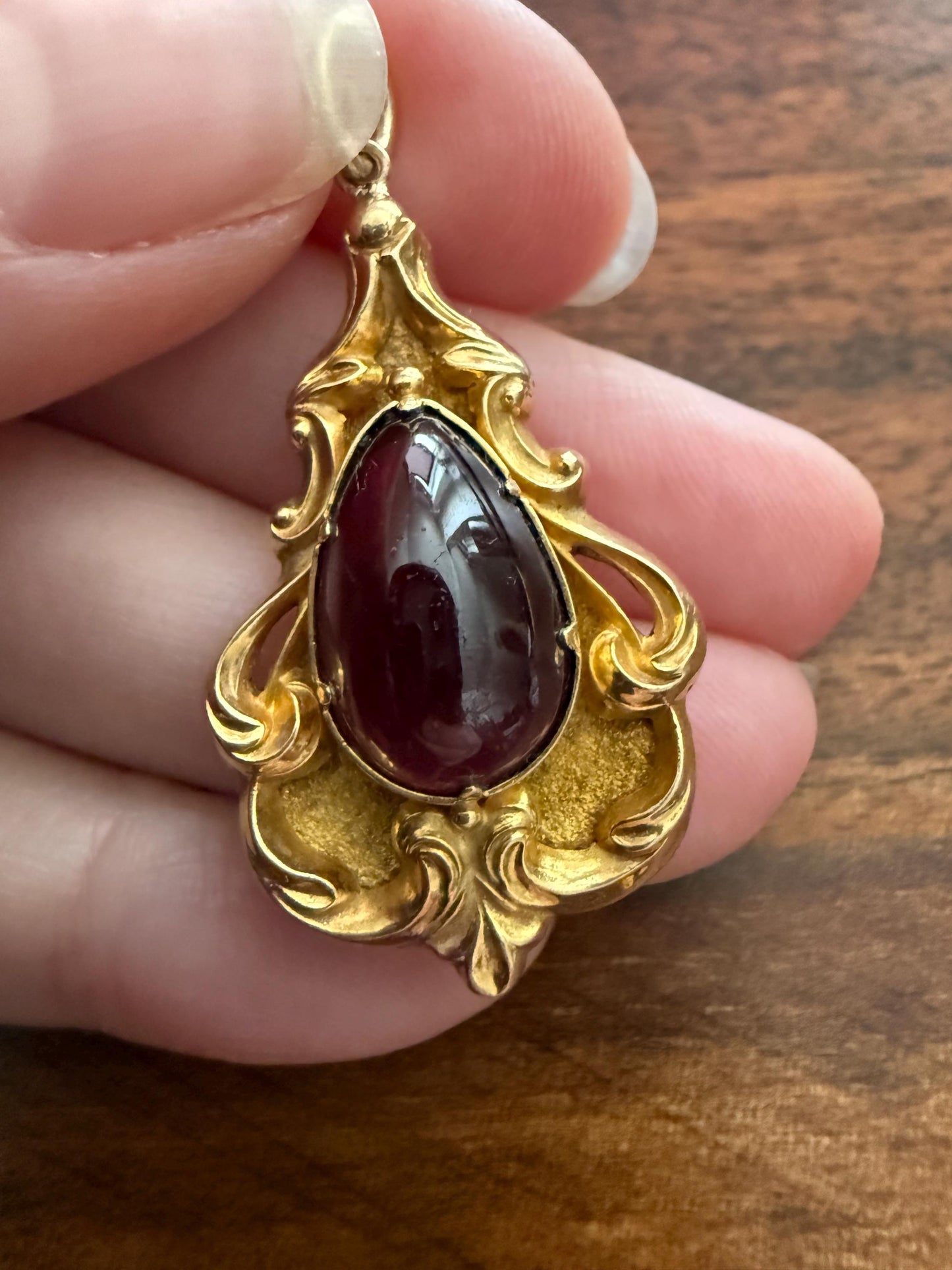 Juicy Victorian Antique Crimson Red Pear Natural Garnet 18k Gold Scrolled Teardrop Pendant Ornate Inner Glow