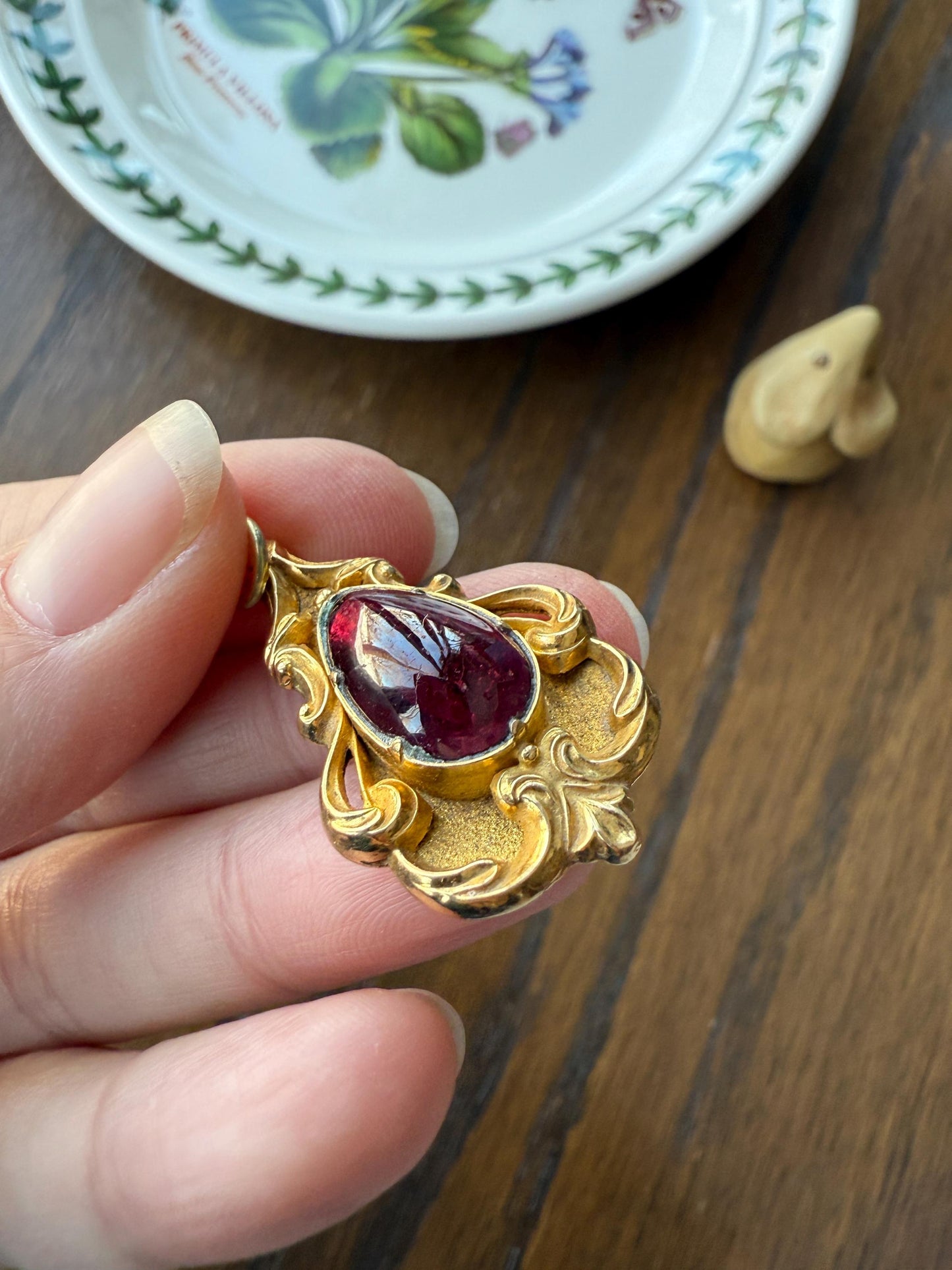Juicy Victorian Antique Crimson Red Pear Natural Garnet 18k Gold Scrolled Teardrop Pendant Ornate Inner Glow