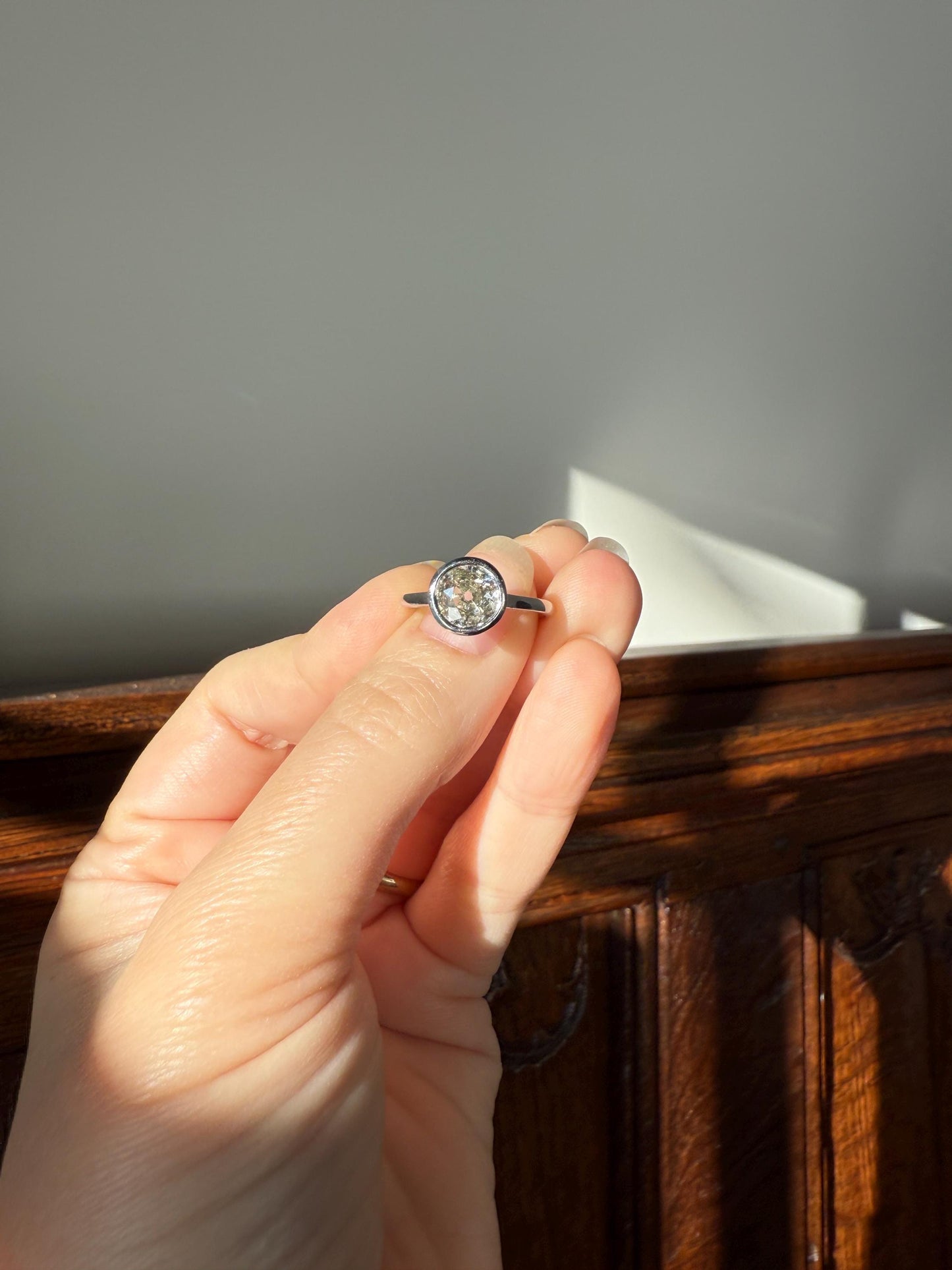 SPREADY Vintage 1.1 Carat Old Mine Cut DIAMOND Bezel Set Ring Art Deco Stacker Band 18k White Gold Solitaire Geometric Engagement