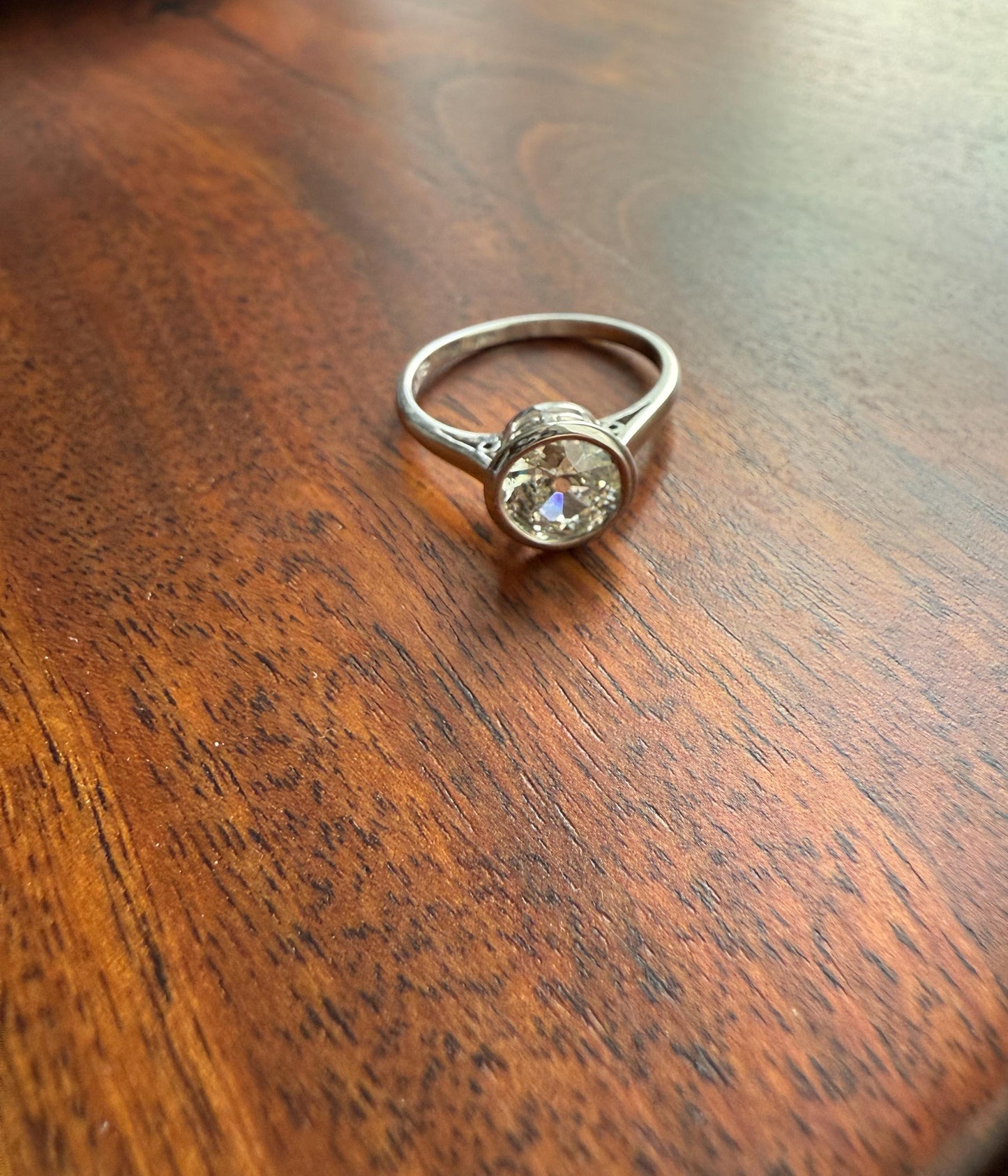 SPREADY Vintage 1.1 Carat Old Mine Cut DIAMOND Bezel Set Ring Art Deco Stacker Band 18k White Gold Solitaire Geometric Engagement