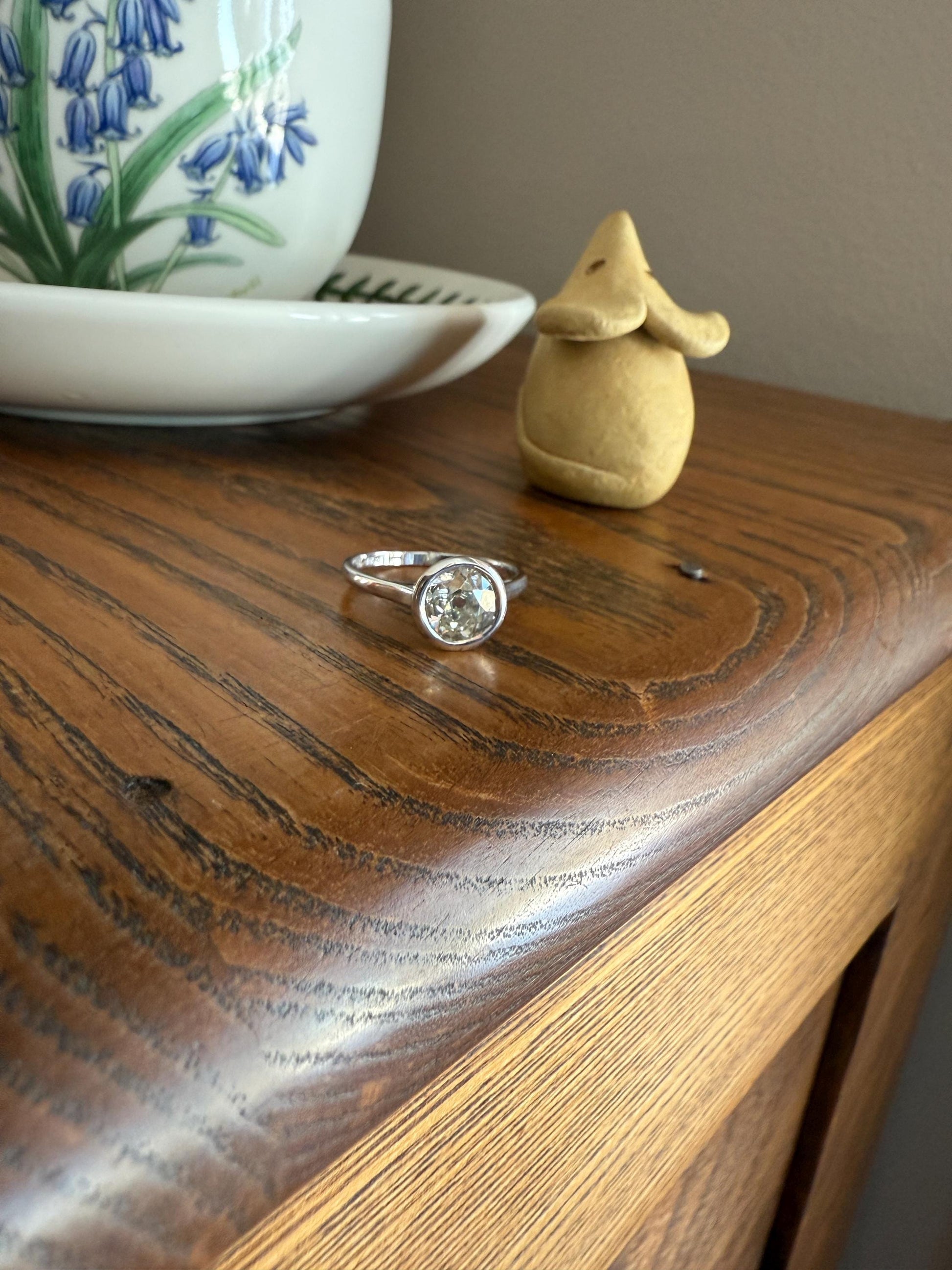 SPREADY Vintage 1.1 Carat Old Mine Cut DIAMOND Bezel Set Ring Art Deco Stacker Band 18k White Gold Solitaire Geometric Engagement