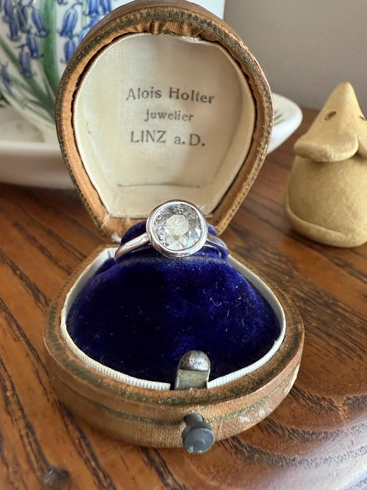 SPREADY Vintage 1.1 Carat Old Mine Cut DIAMOND Bezel Set Ring Art Deco Stacker Band 18k White Gold Solitaire Geometric Engagement