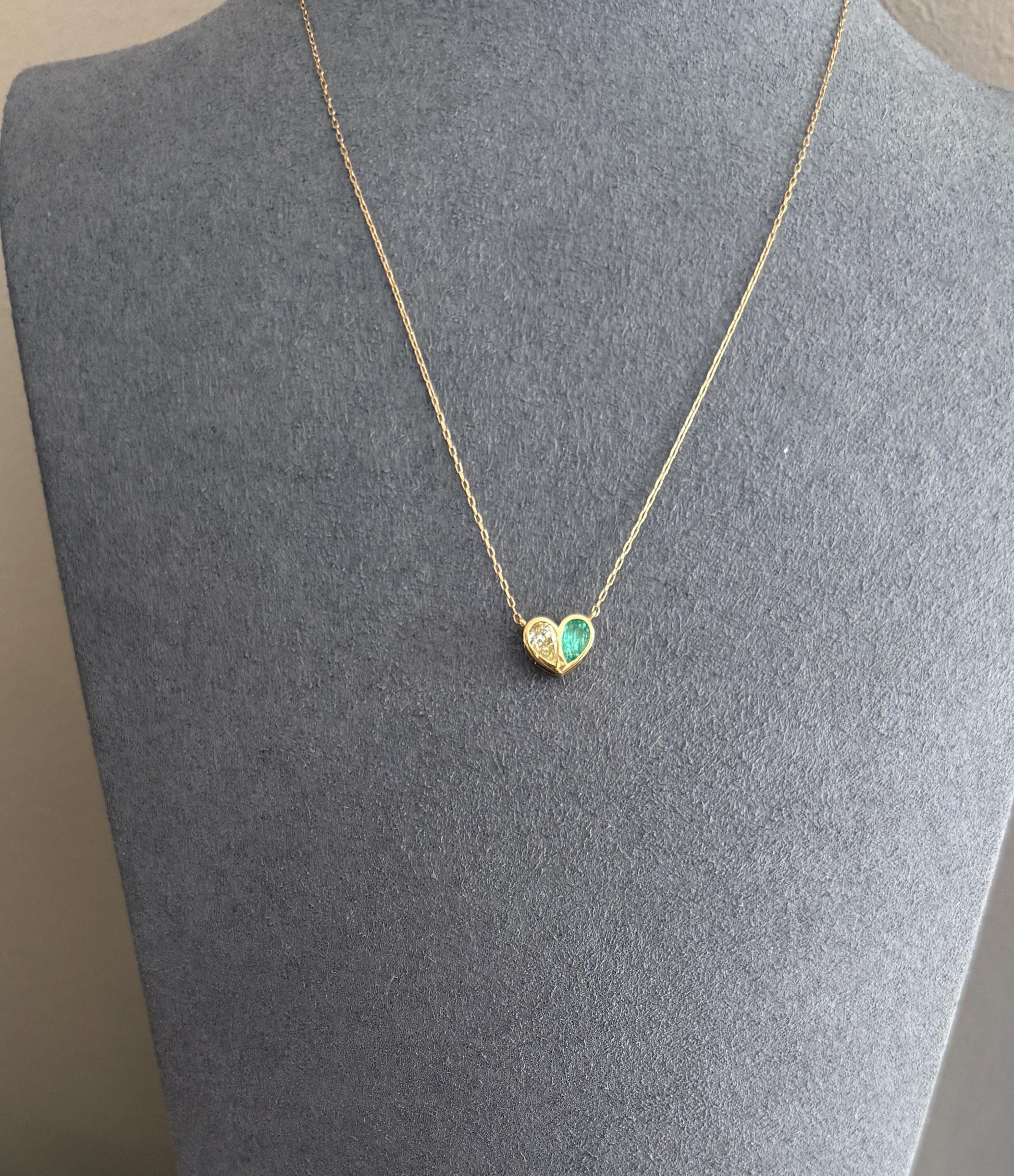 Vintage 18k Gold Fancy Light Yellow PEAR Diamond Natural EMERALD Heart Pendant Toi et Moi Necklace Green Figural Sparkle Fixed Chain