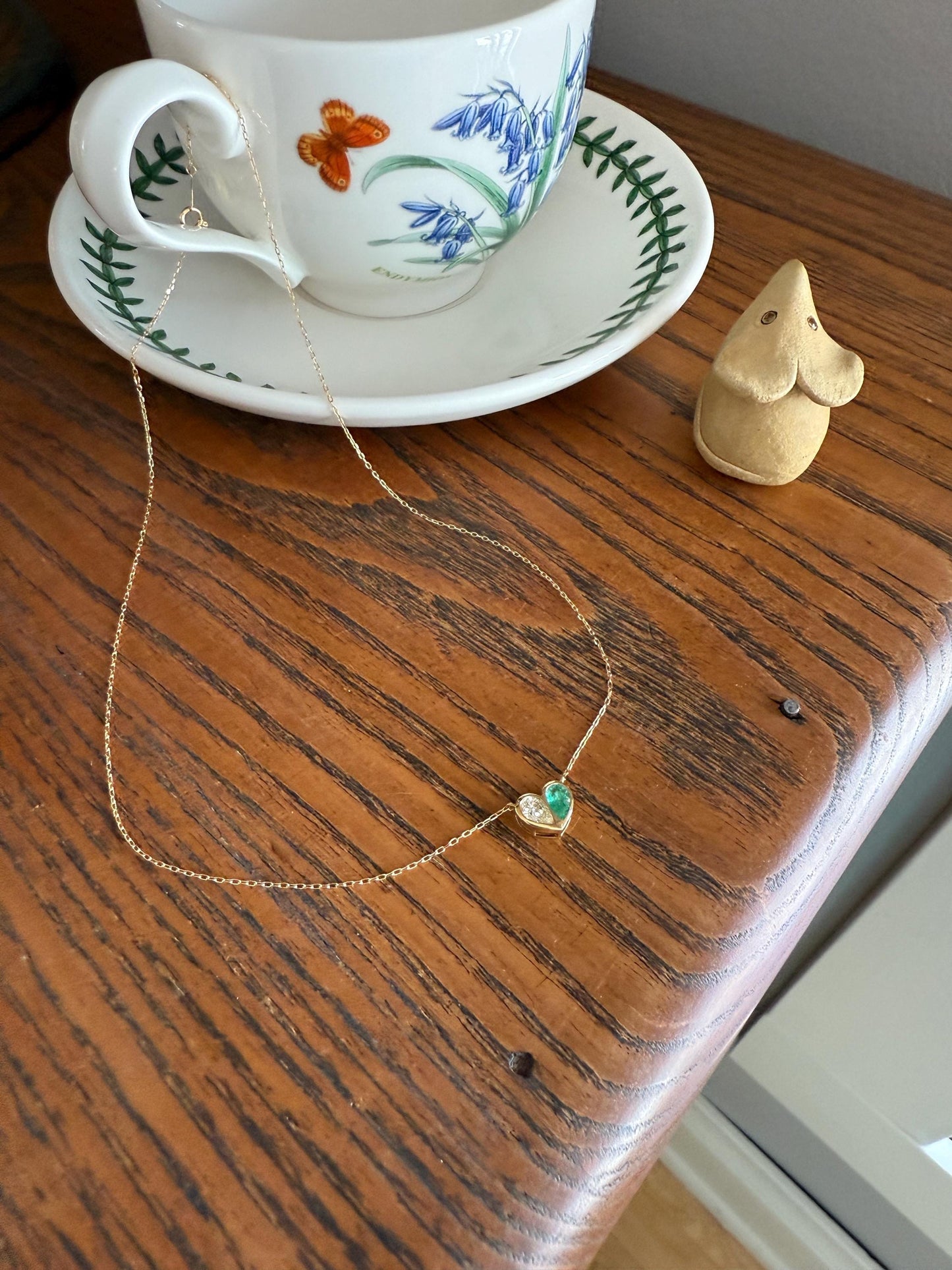 Vintage 18k Gold Fancy Light Yellow PEAR Diamond Natural EMERALD Heart Pendant Toi et Moi Necklace Green Figural Sparkle Fixed Chain