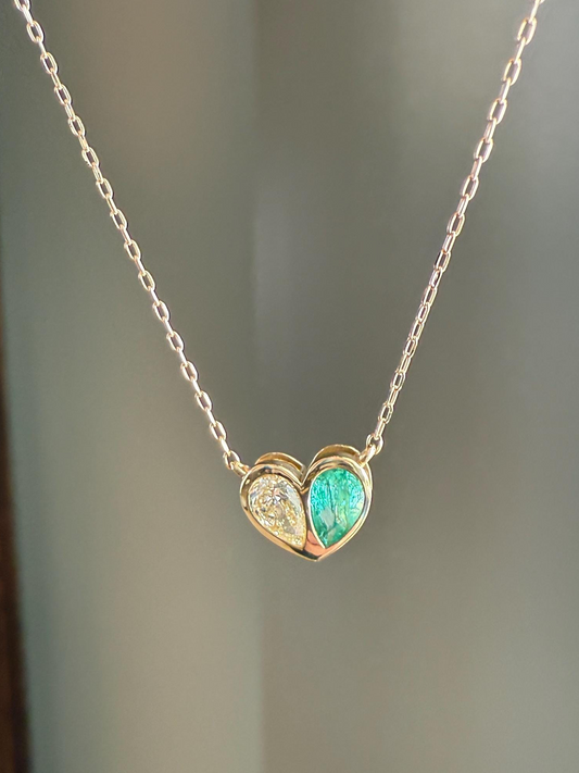 Vintage 18k Gold Fancy Light Yellow PEAR Diamond Natural EMERALD Heart Pendant Toi et Moi Necklace Green Figural Sparkle Fixed Chain