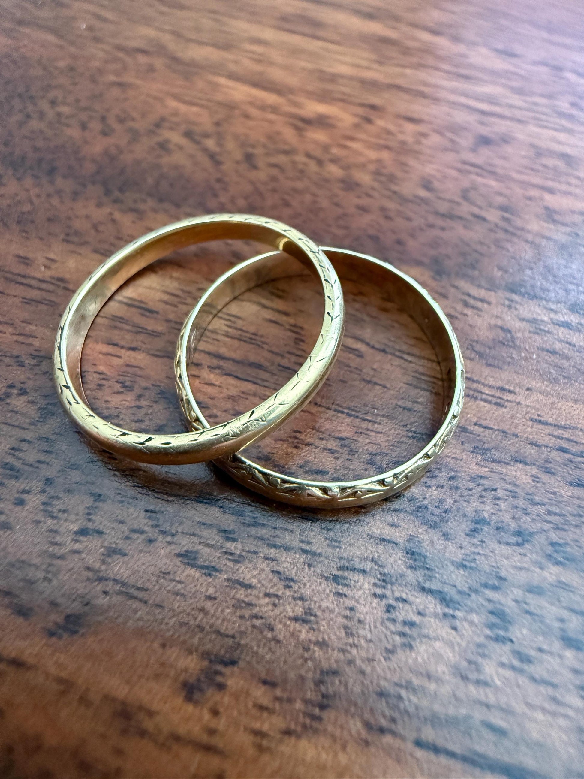 Victorian Engraved Antique Wedding Band Vertical Edge Engraving Flat Side Ornate Swirl Stacker 18k Gold Solid Ring