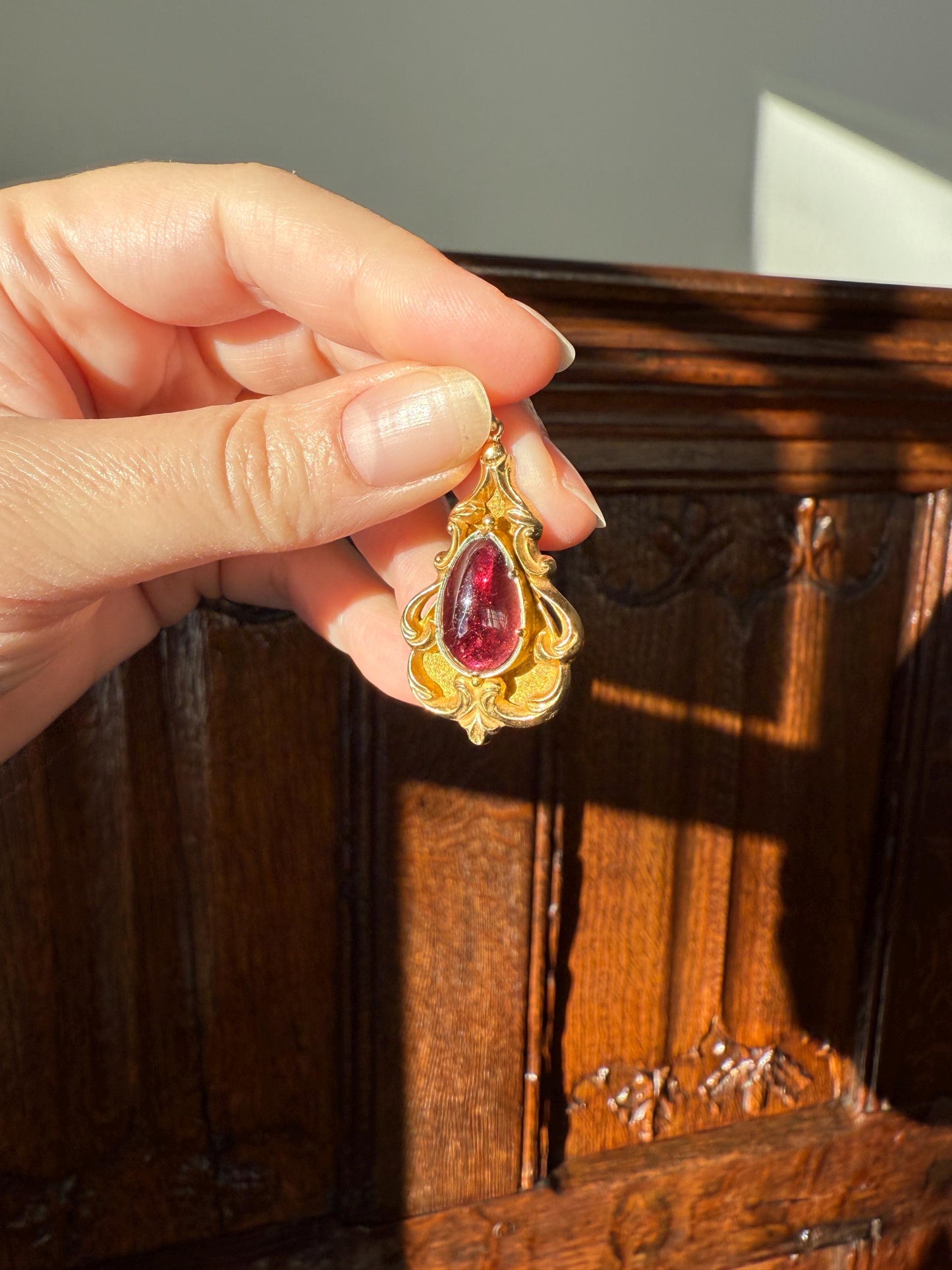 Juicy Victorian Antique Crimson Red Pear Natural Garnet 18k Gold Scrolled Teardrop Pendant Ornate Inner Glow