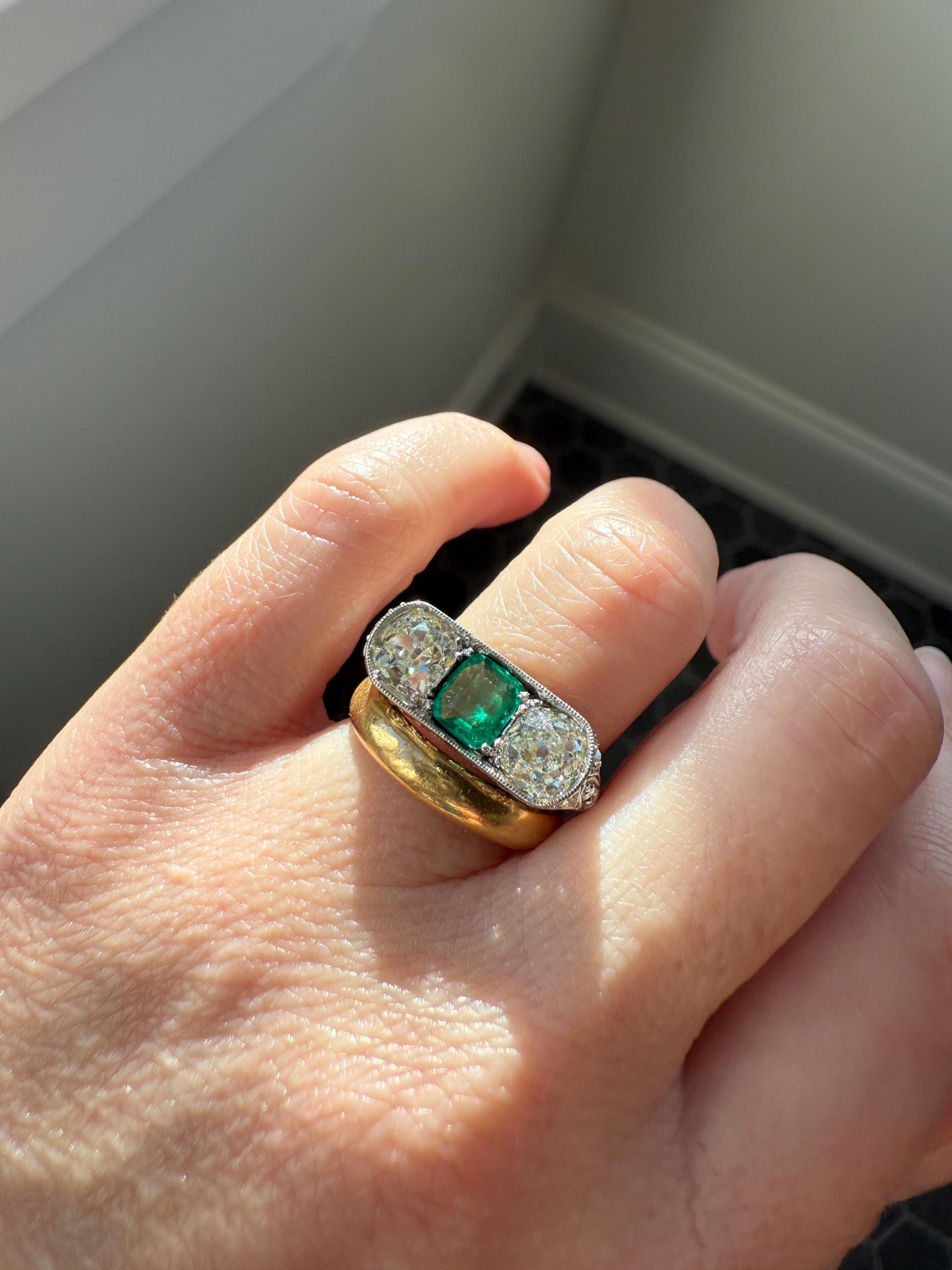 Special Antique Natural Emerald 2 Carats Old Mine Cut DIAMOND Three Stone Ring Boxed Platinum Green Art Deco Ornate Filigree Stacker