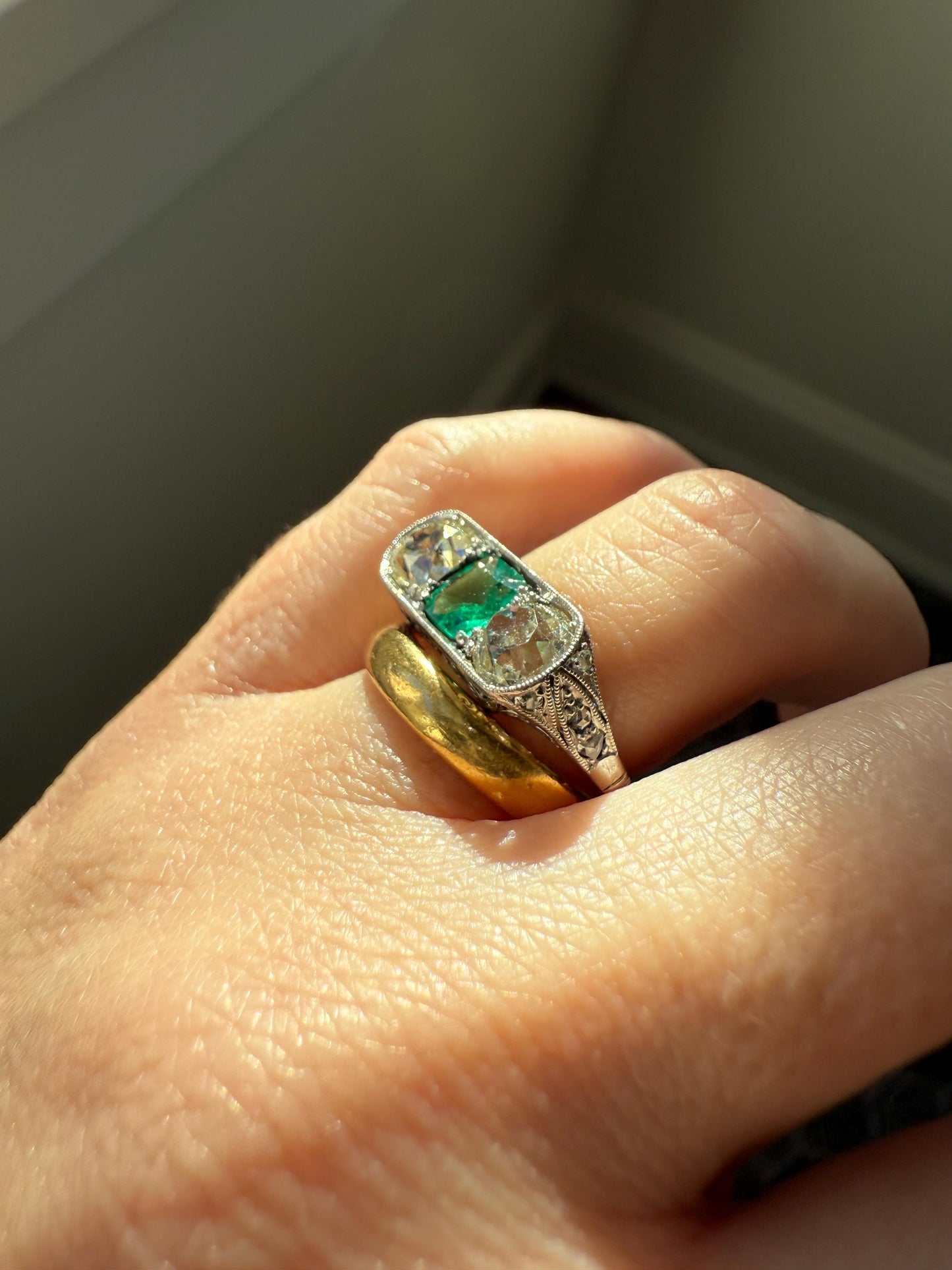 Special Antique Natural Emerald 2 Carats Old Mine Cut DIAMOND Three Stone Ring Boxed Platinum Green Art Deco Ornate Filigree Stacker