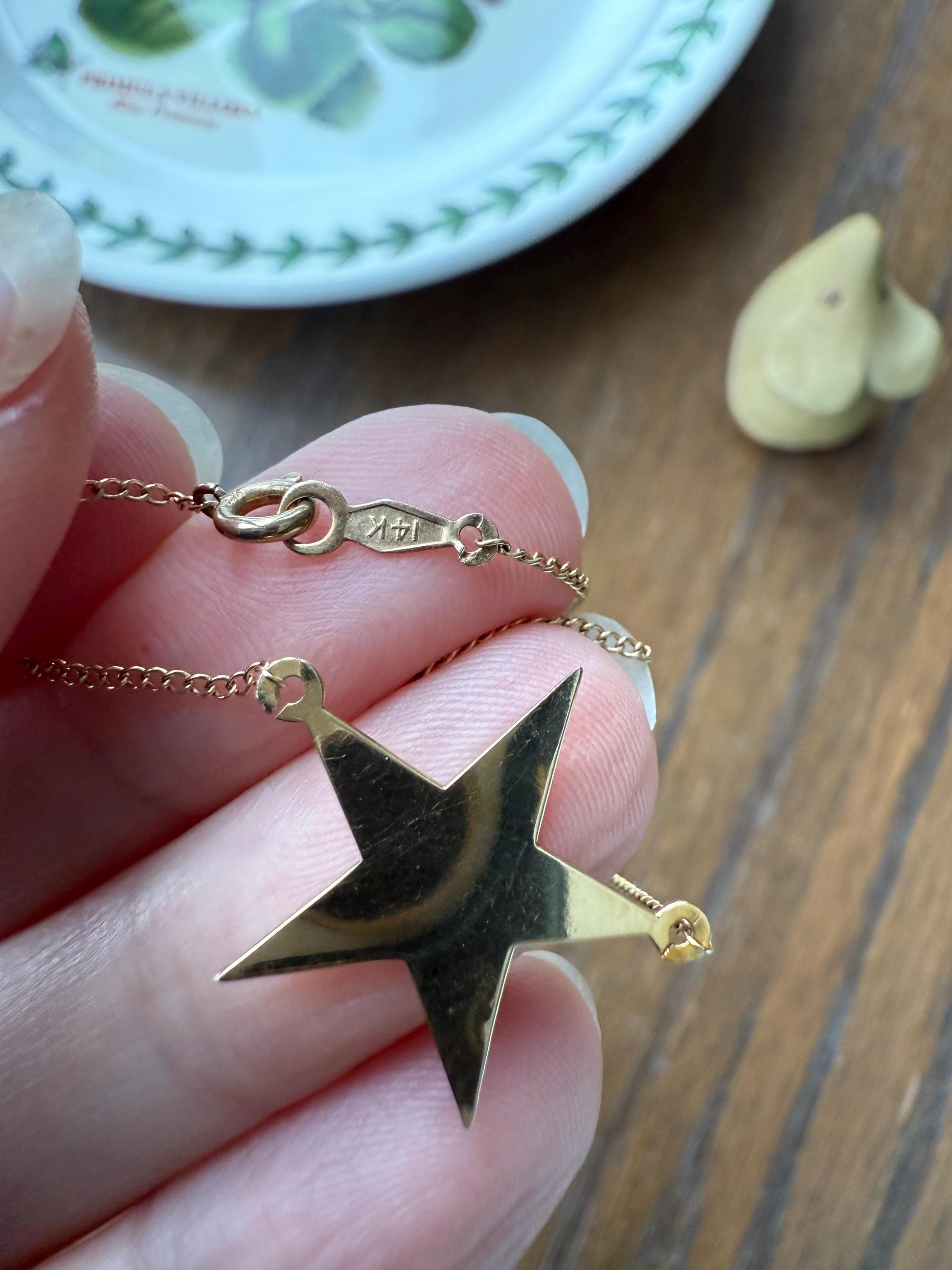 STAR Vintage 14k Gold Figural Necklace Celestial Pendant on Chain
