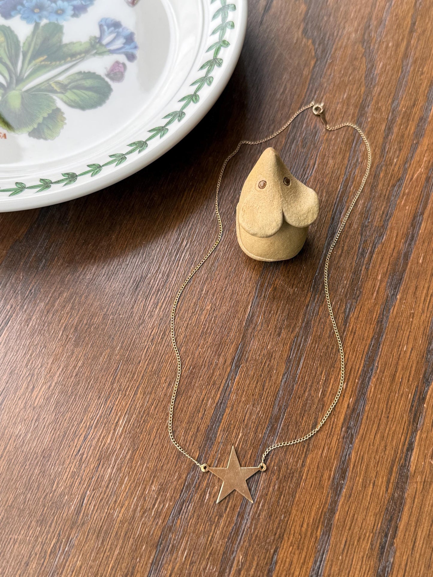 STAR Vintage 14k Gold Figural Necklace Celestial Pendant on Chain
