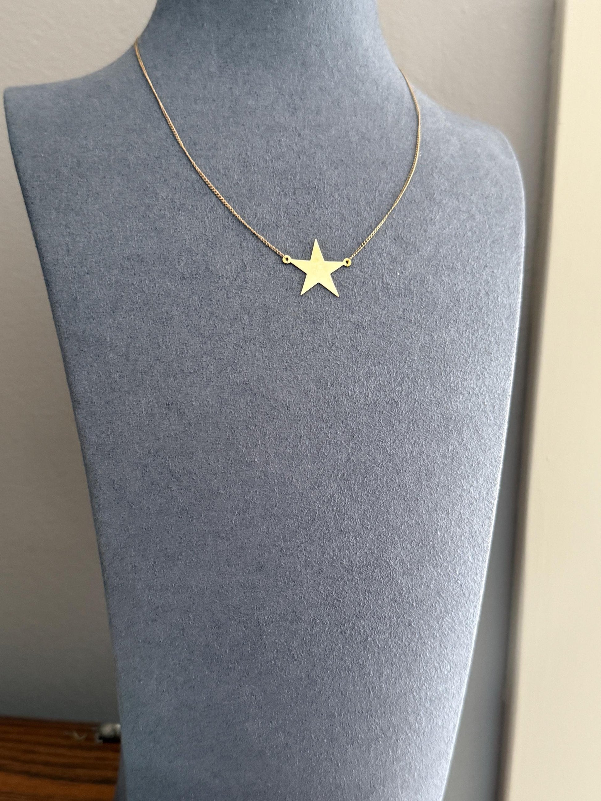 STAR Vintage 14k Gold Figural Necklace Celestial Pendant on Chain