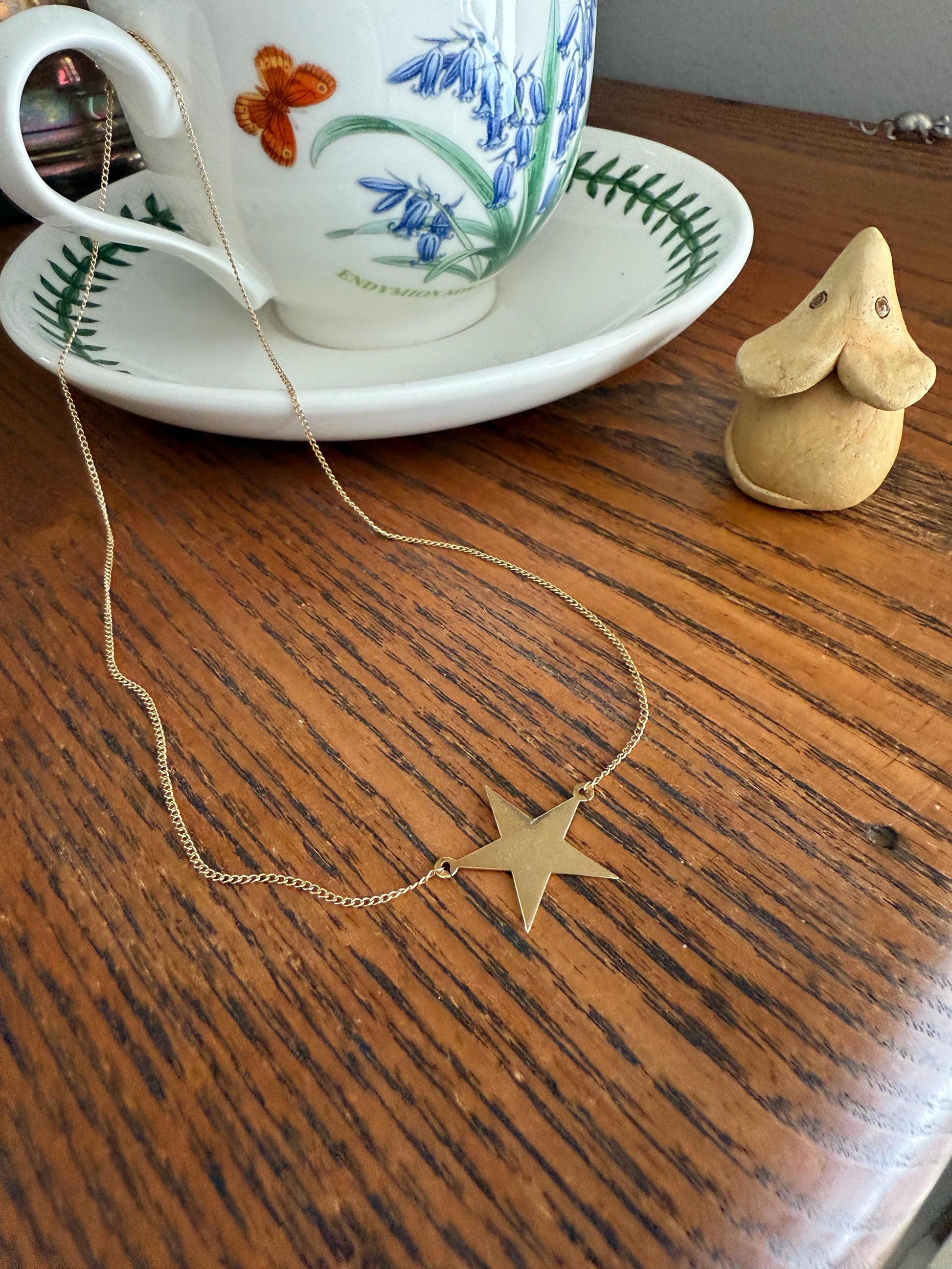 STAR Vintage 14k Gold Figural Necklace Celestial Pendant on Chain