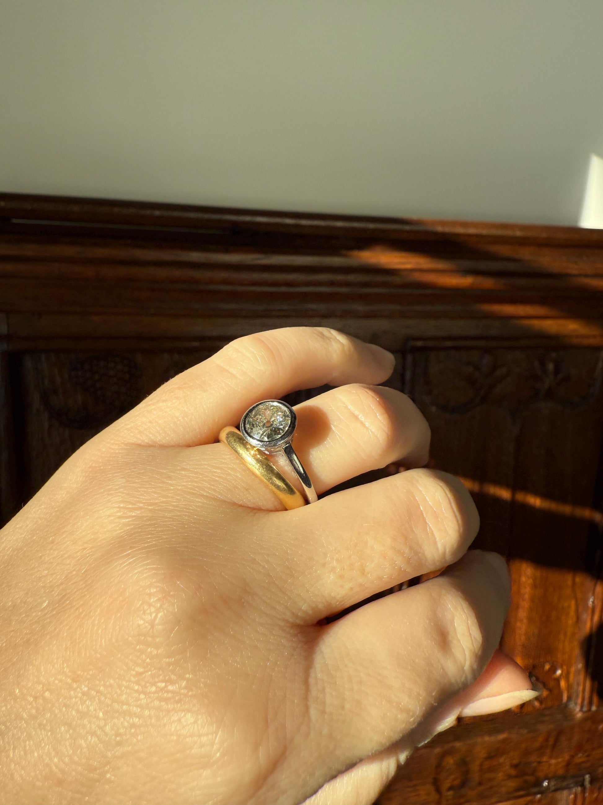 SPREADY Vintage 1.1 Carat Old Mine Cut DIAMOND Bezel Set Ring Art Deco Stacker Band 18k White Gold Solitaire Geometric Engagement