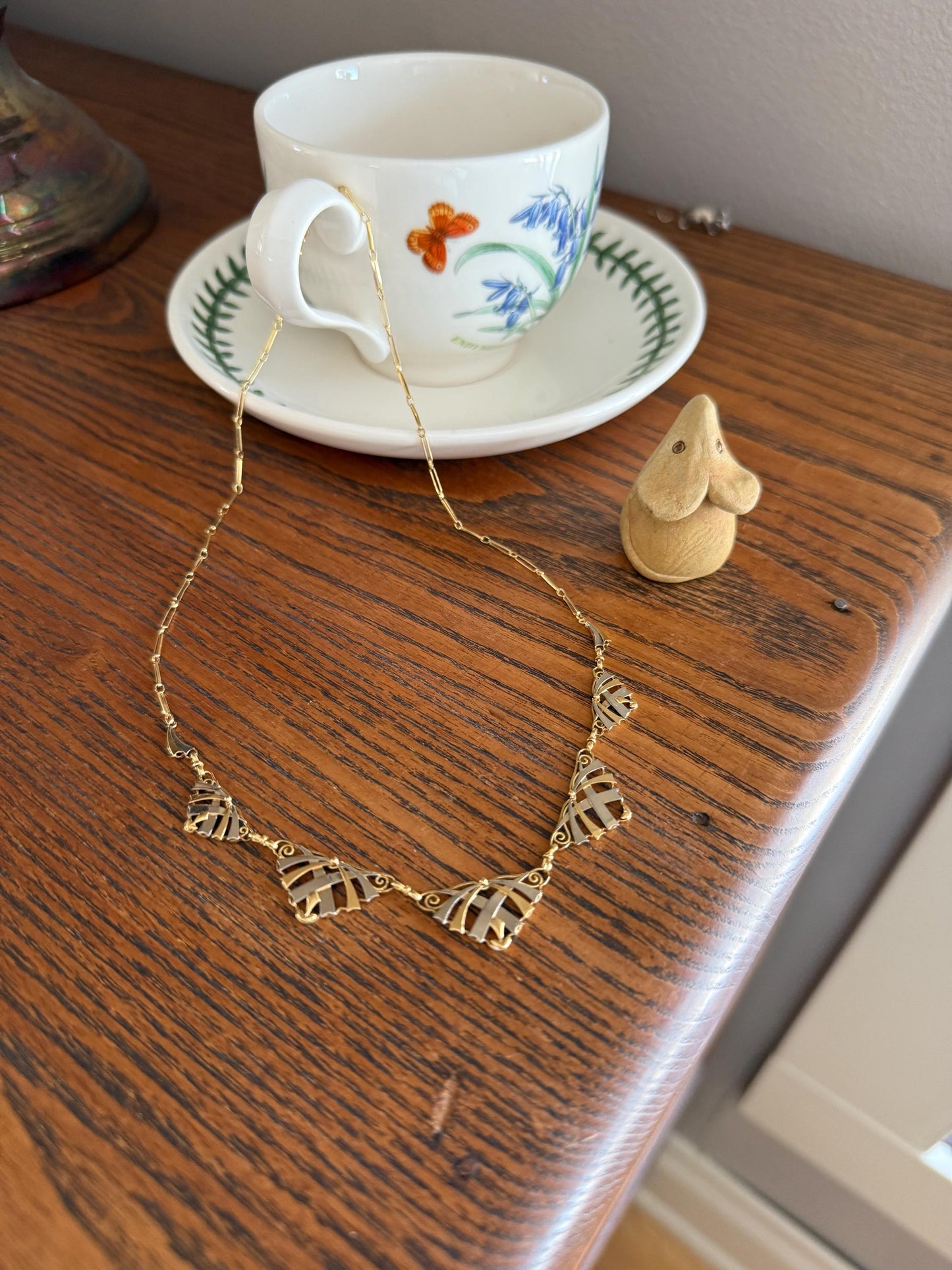 French Art Deco Antique 7.5g 18k Gold Two Tone Necklace Drapery Paperclip Chain Collar Fan Panels Pendants Figural Geometric Fanned Swirl